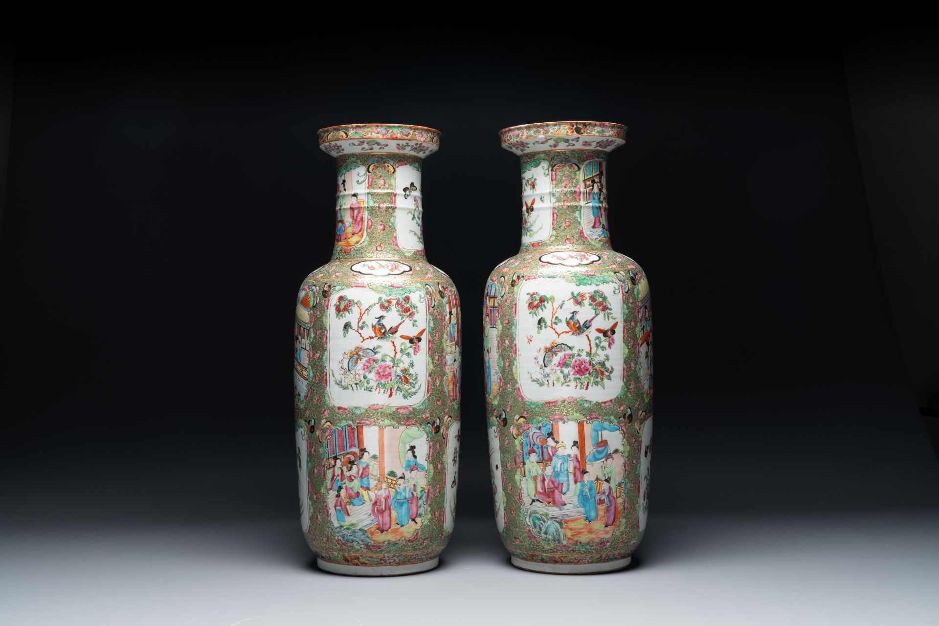 A pair of Chinese Canton famille rose rouleau vases, 19th C. - Image 4 of 6