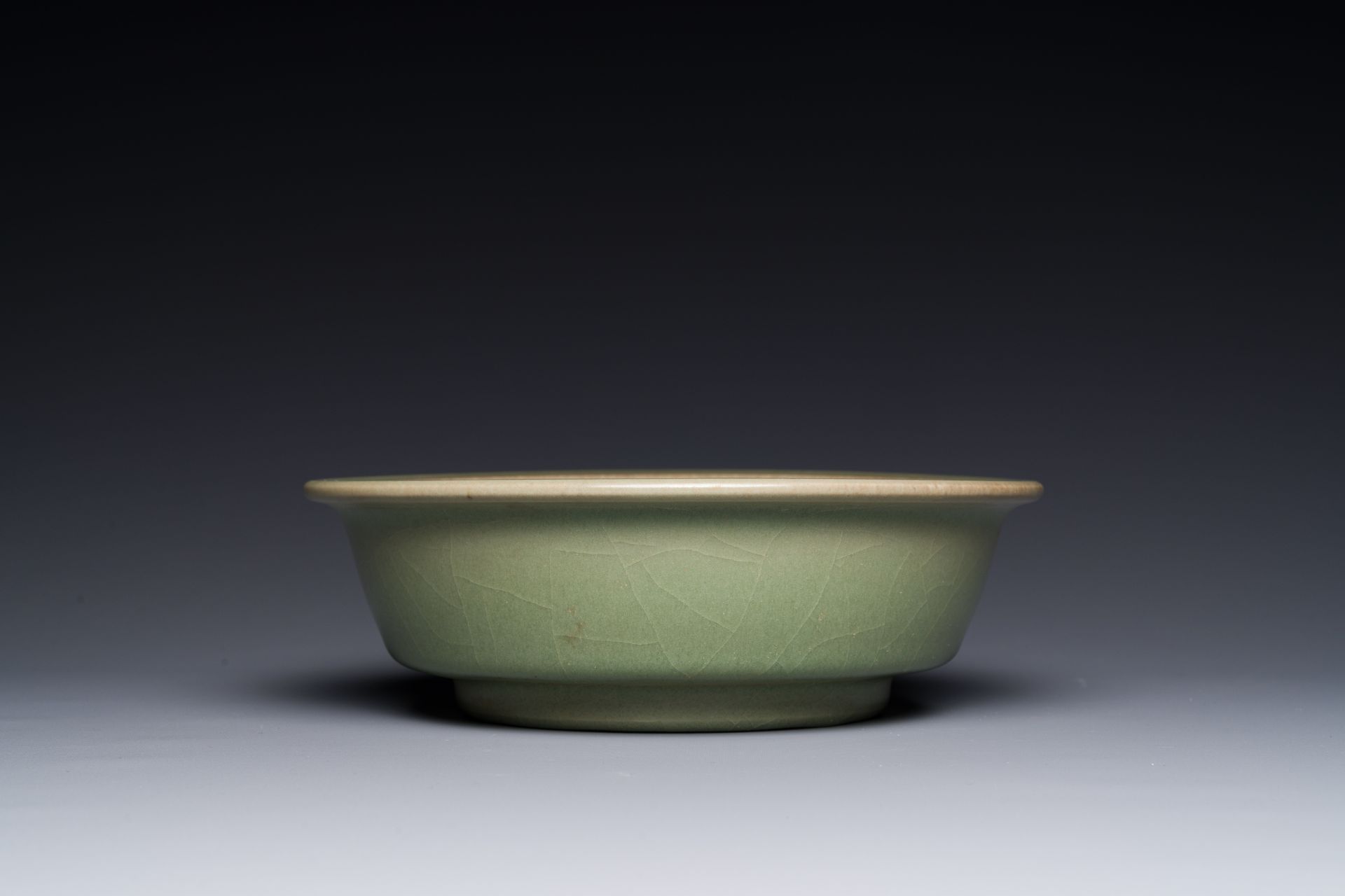 A Chinese Longquan celadon brush washer with anhua 'fish' design, Yuan/Ming - Image 3 of 5