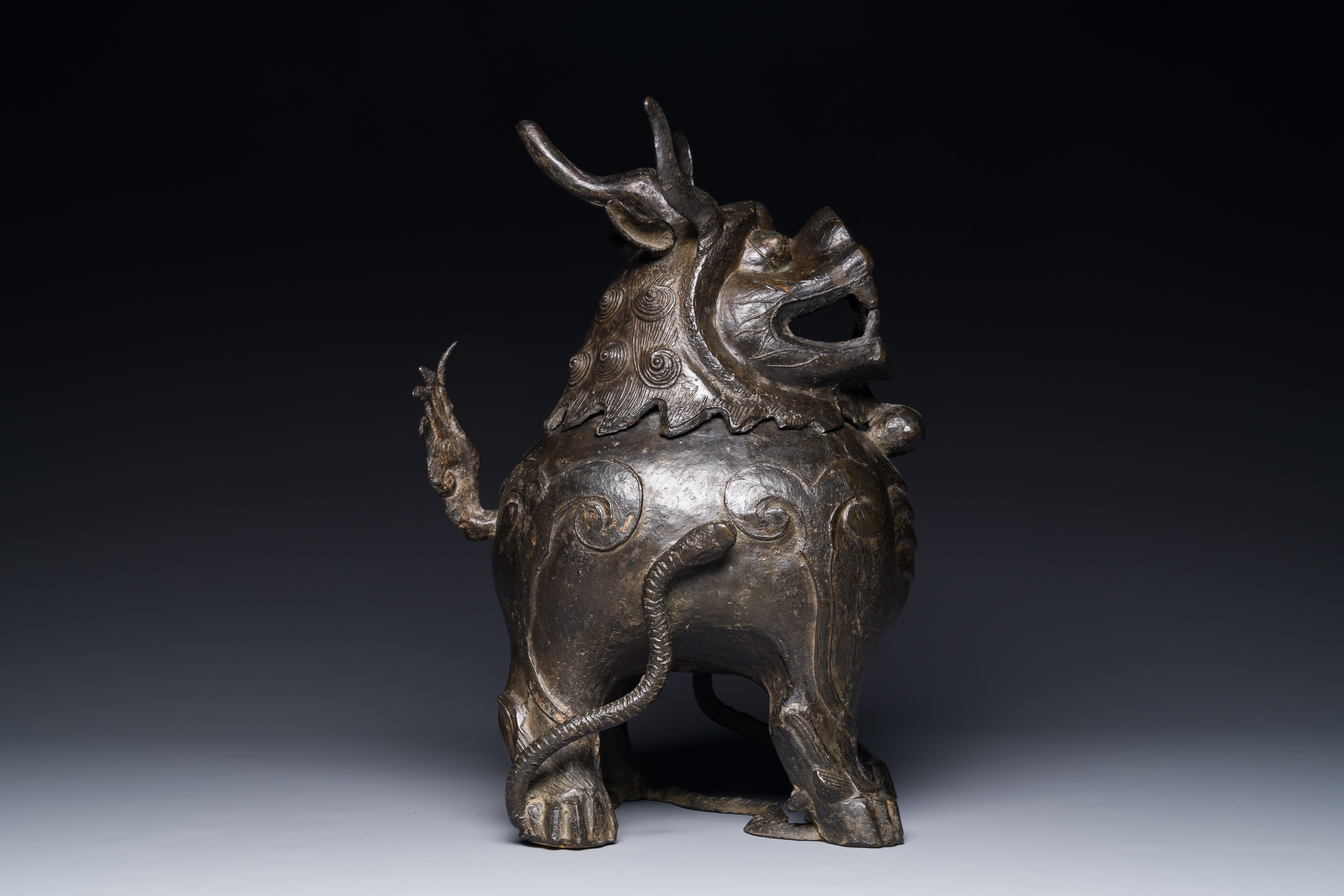 A large Chinese bronze censer and cover in the shape of a, Ming - Image 5 of 7