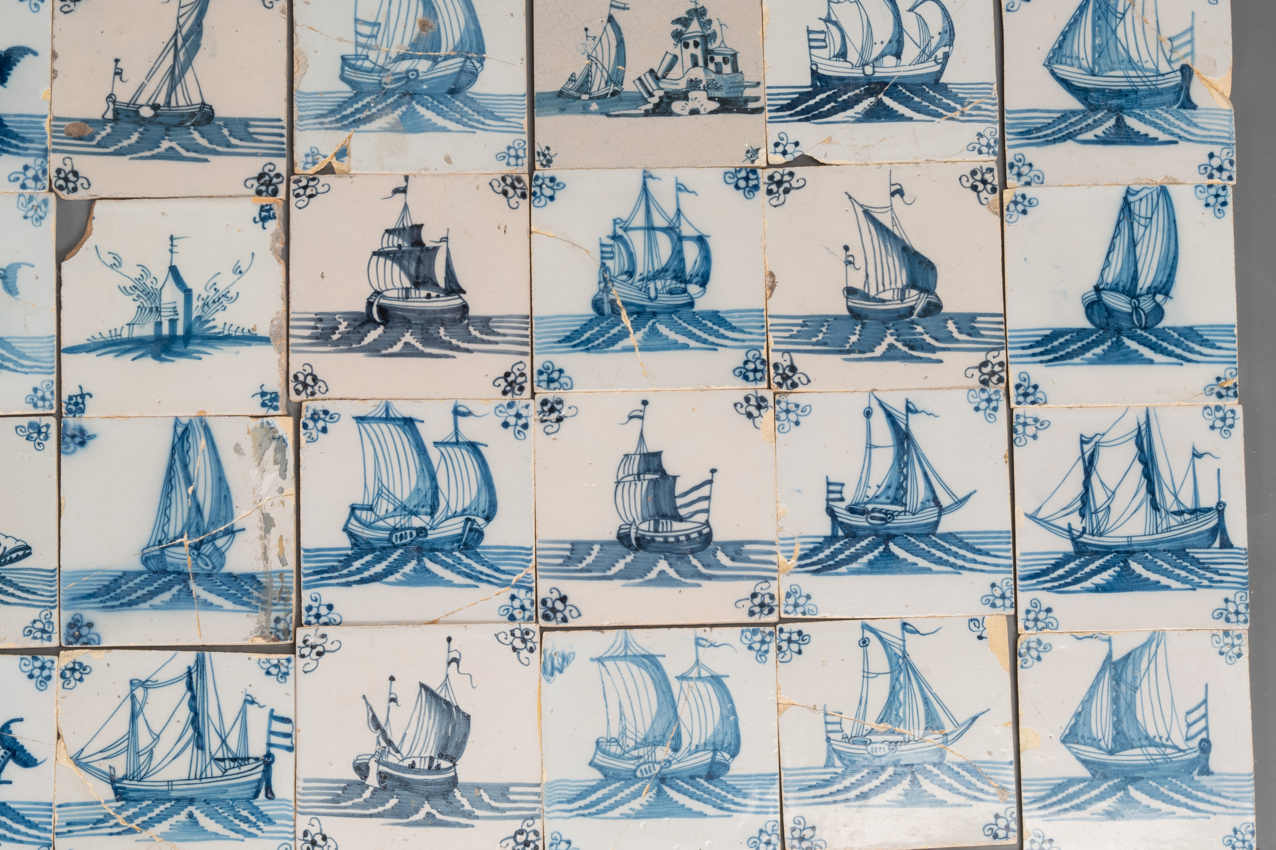 92 blue and white Dutch Delft tiles with sea monsters and ships, 18th C. - Image 11 of 16