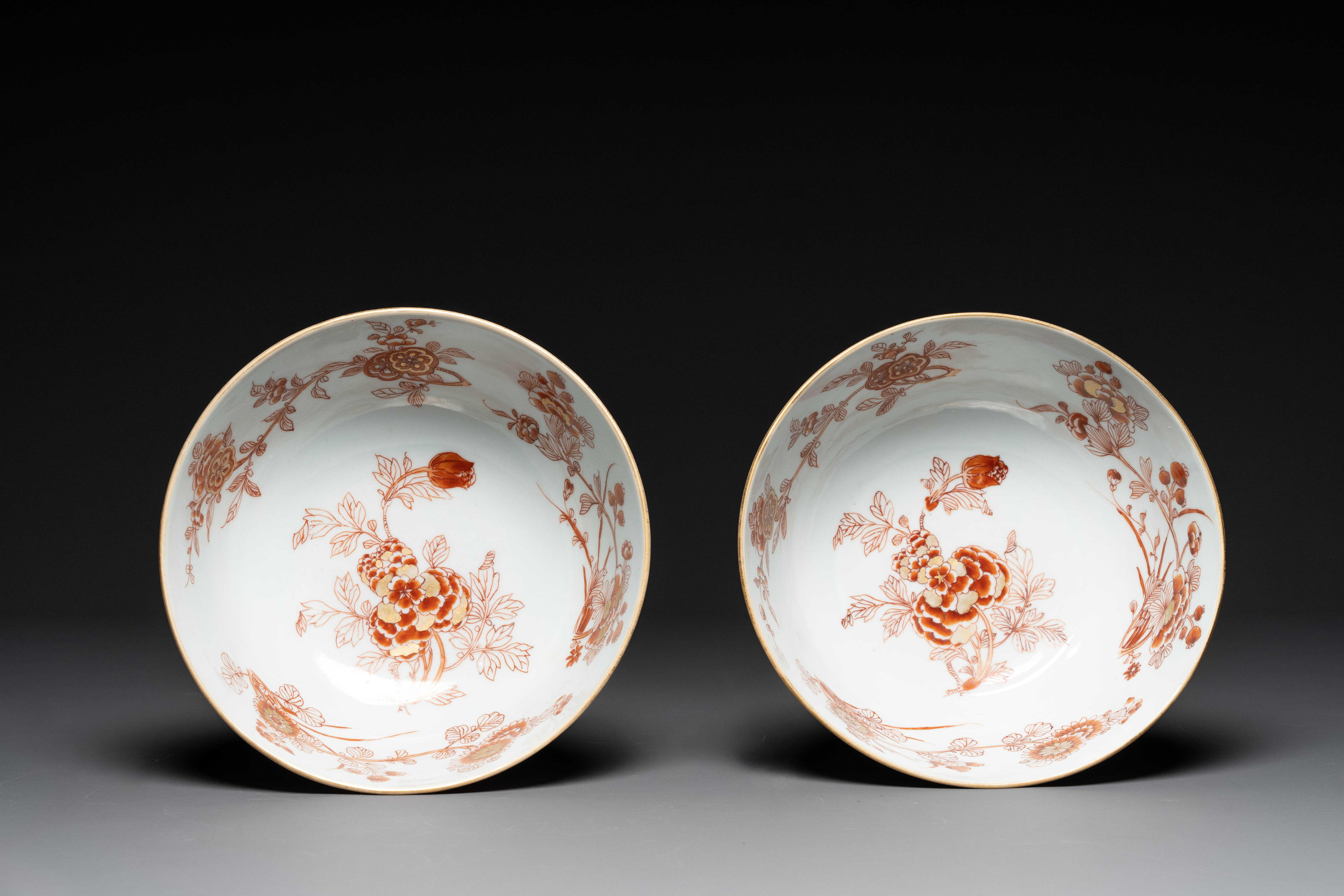 A pair of Chinese iron-red-decorated and gilt bowls with relief design, Kangxi - Image 7 of 8