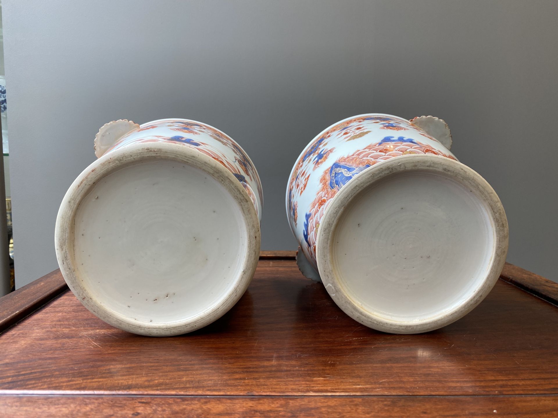 A pair of Chinese Imari-style wine bottle coolers, Qianlong - Bild 12 aus 21