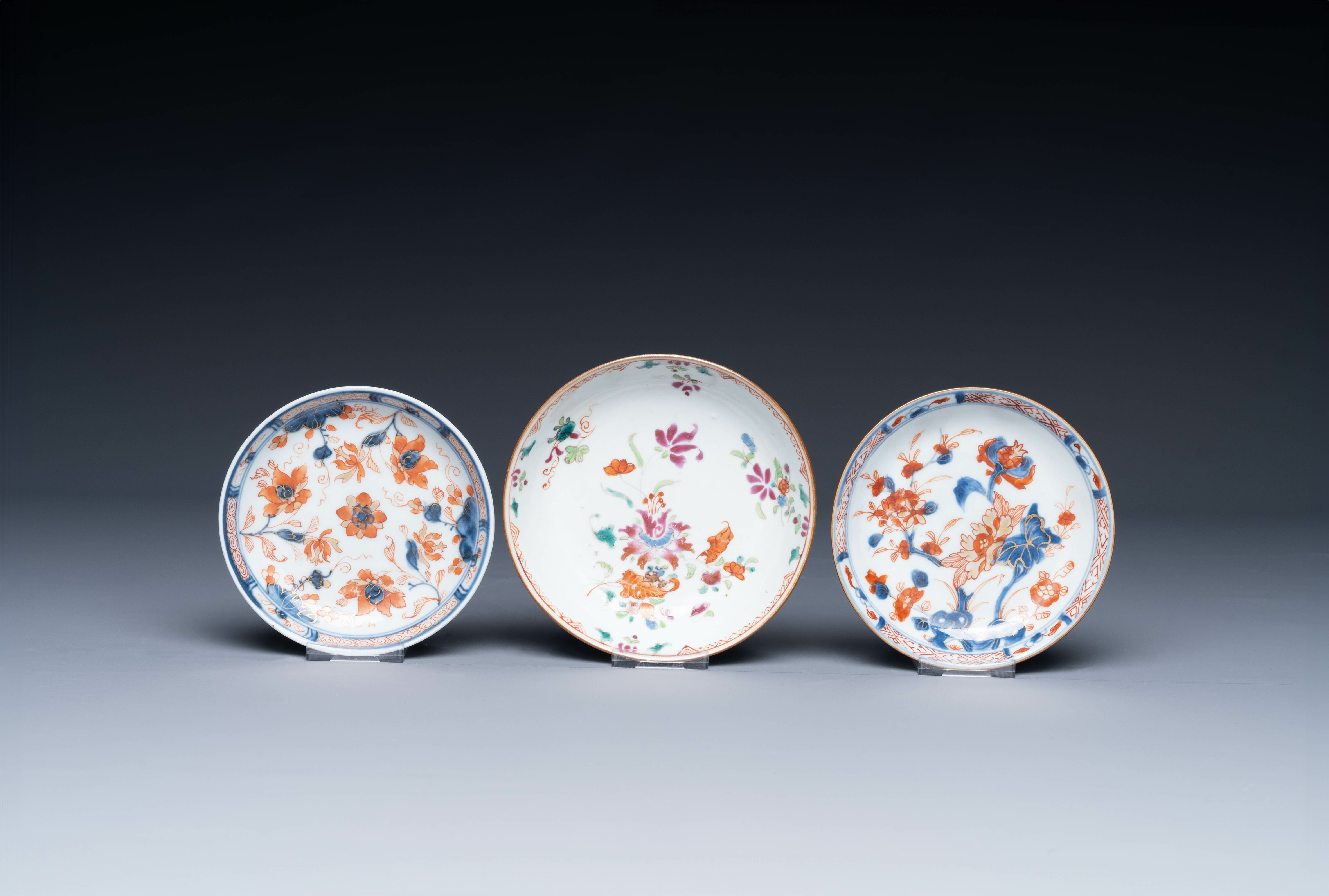 A varied collection of Chinese famille rose and Imari-style porcelain, Yongzheng and later - Image 4 of 21