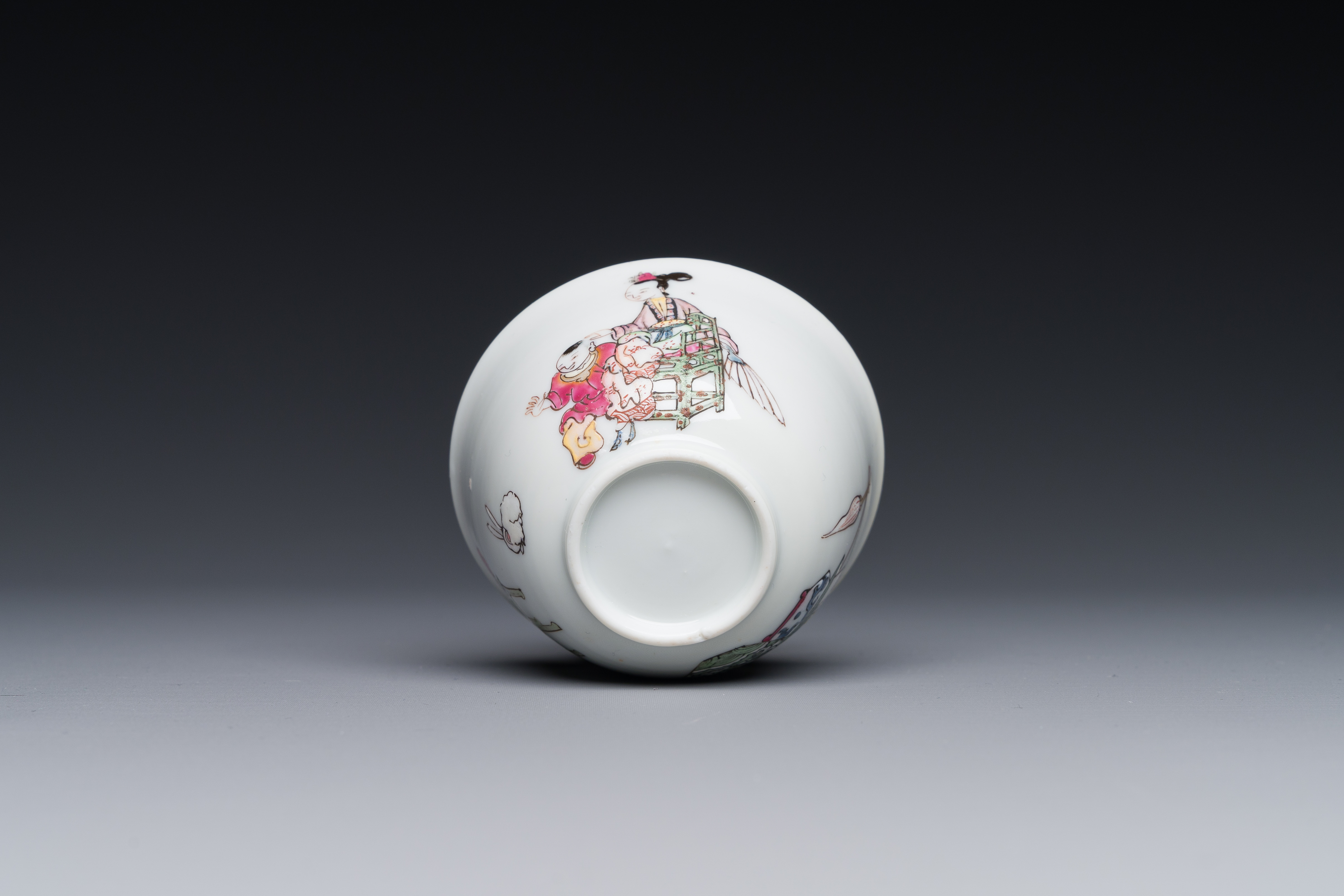 A Chinese famille rose cup and saucer with a court lady and a boy, Yongzheng - Image 6 of 6