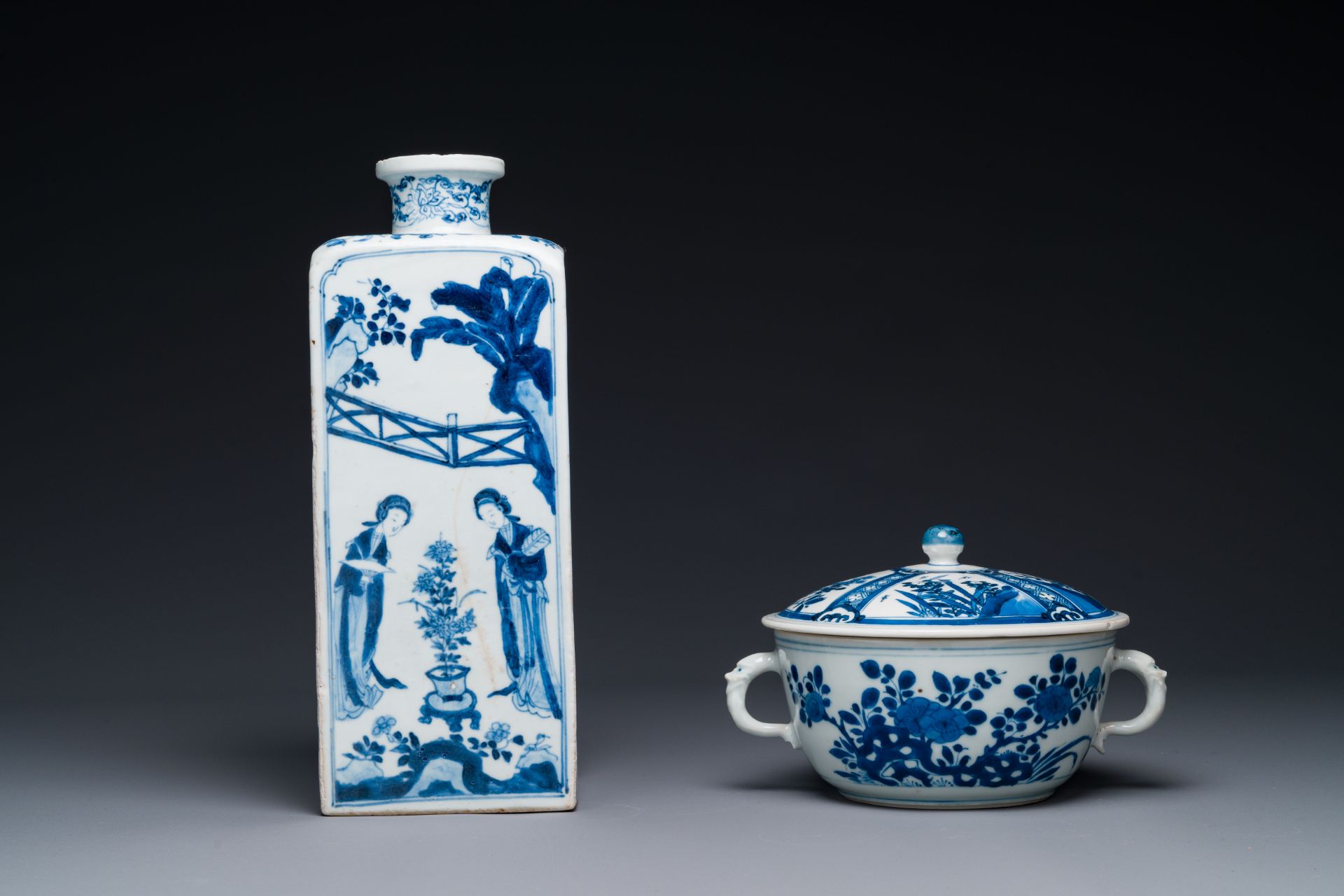 A Chinese blue and white square 'Long Eliza' flask and a covered bowl, Kangxi - Image 5 of 10