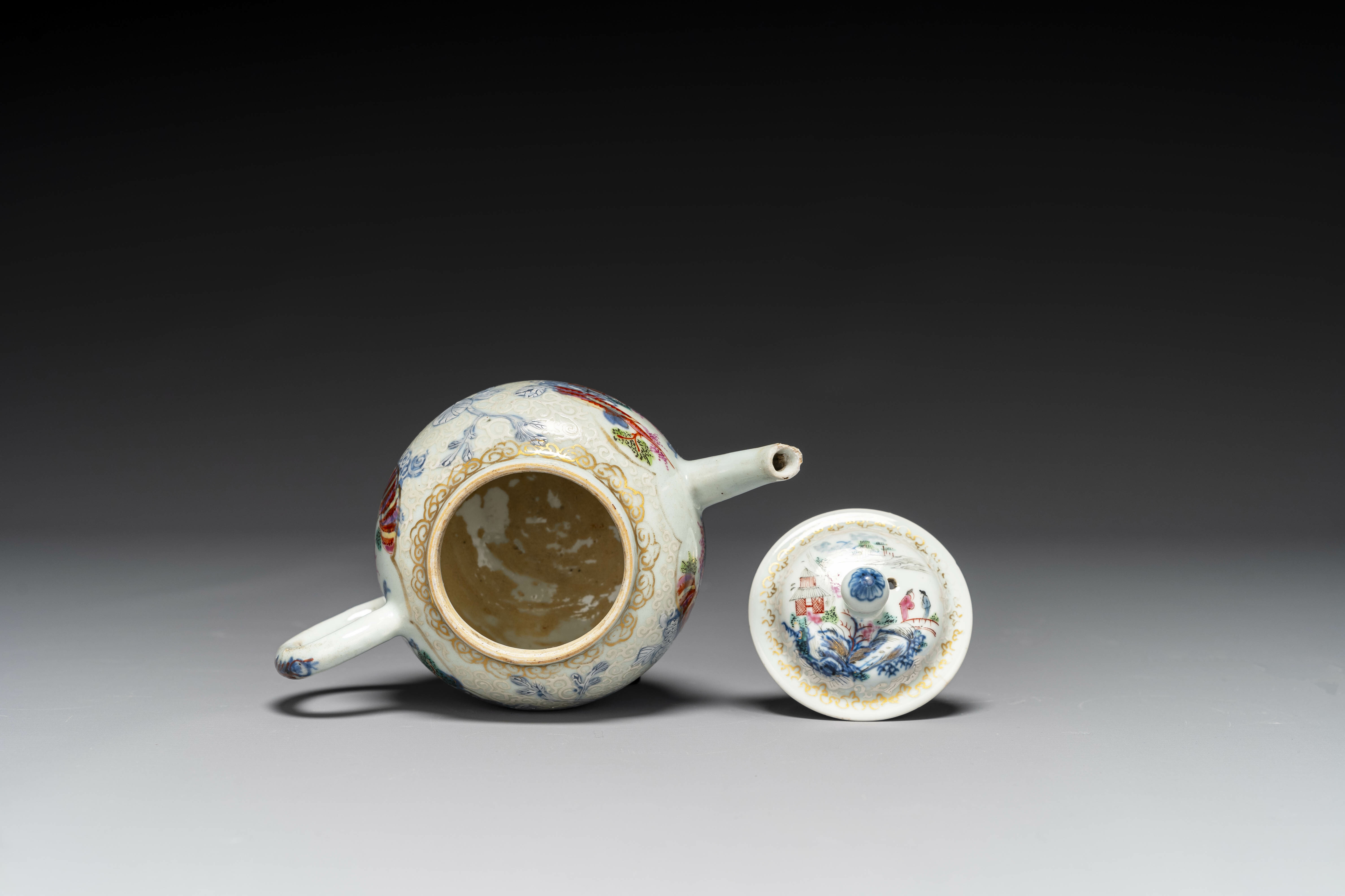 A varied collection of Chinese blue and white and famille rose porcelain, Qianlong and later - Image 12 of 19