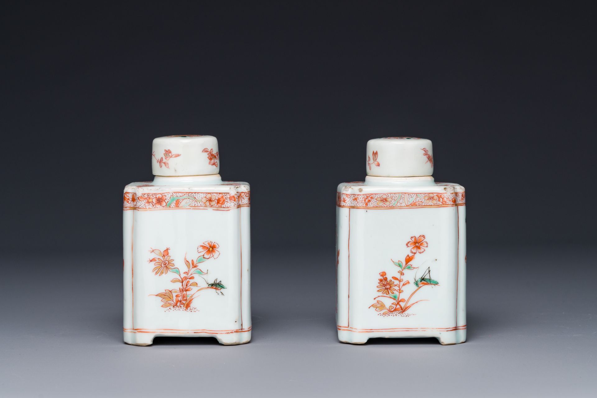 A pair of Chinese famille verte square tea caddies, Kangxi - Image 2 of 6