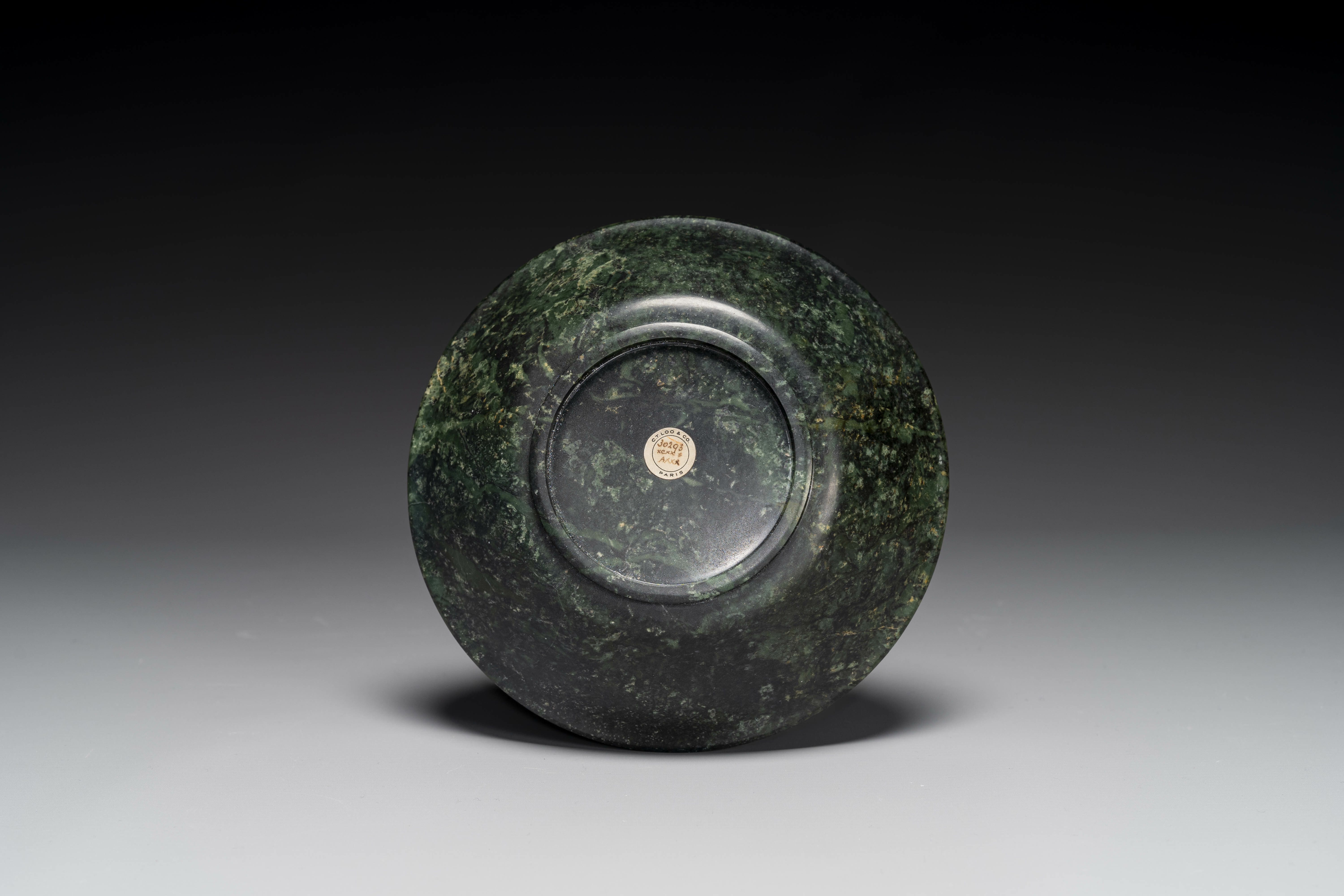 A Chinese dark green jade bowl, 18th C. - Image 7 of 7