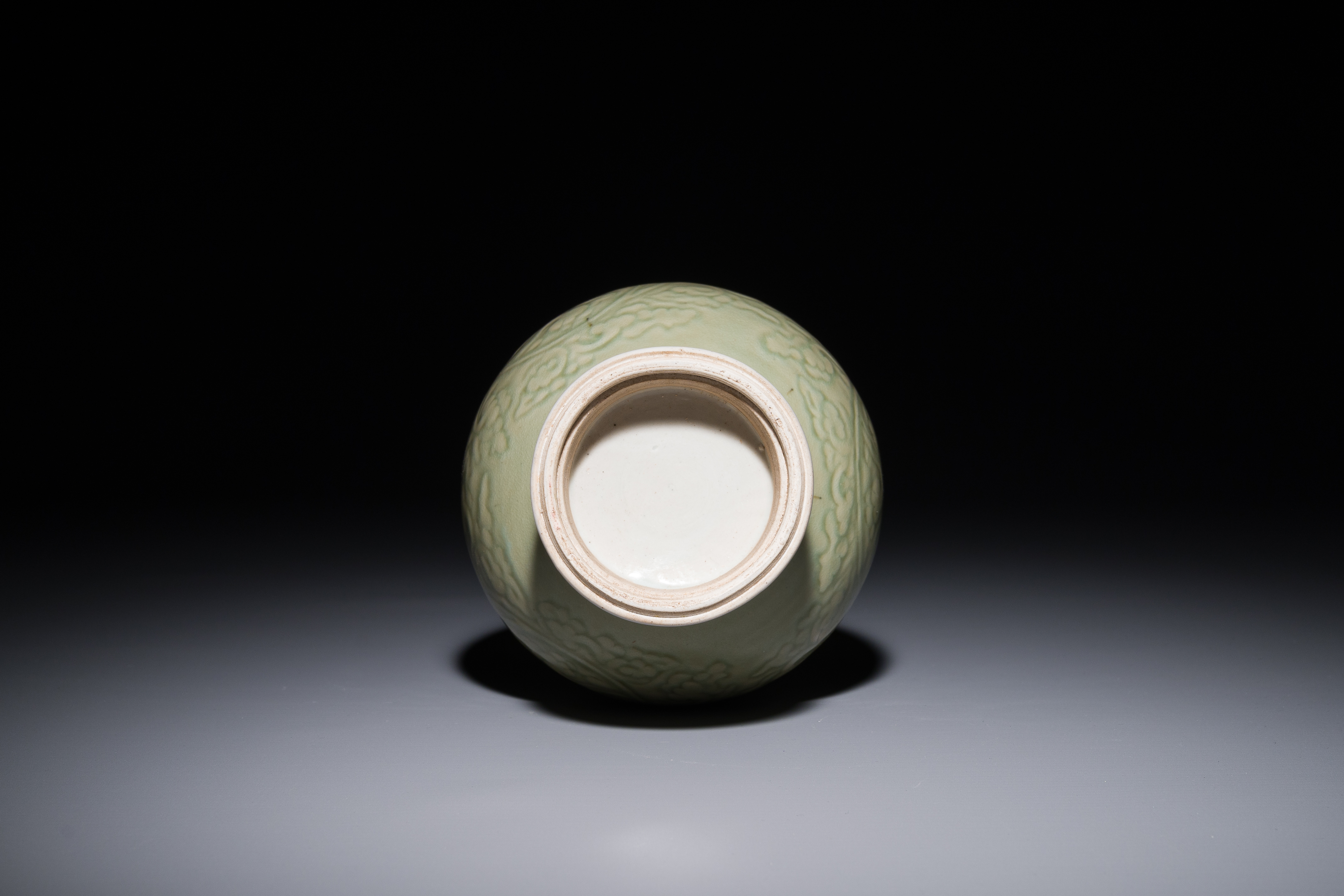 A Chinese monochrome celadon-glazed vase with anhua floral design, Kangxi - Image 3 of 3