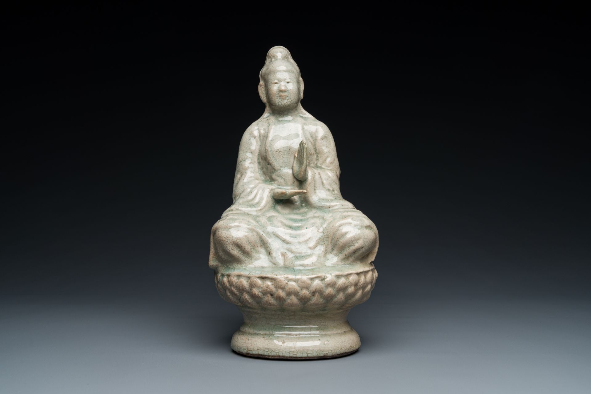 A celadon-glazed figure of Quan Am, North-Vietnam, 17/18th C. - Image 2 of 6