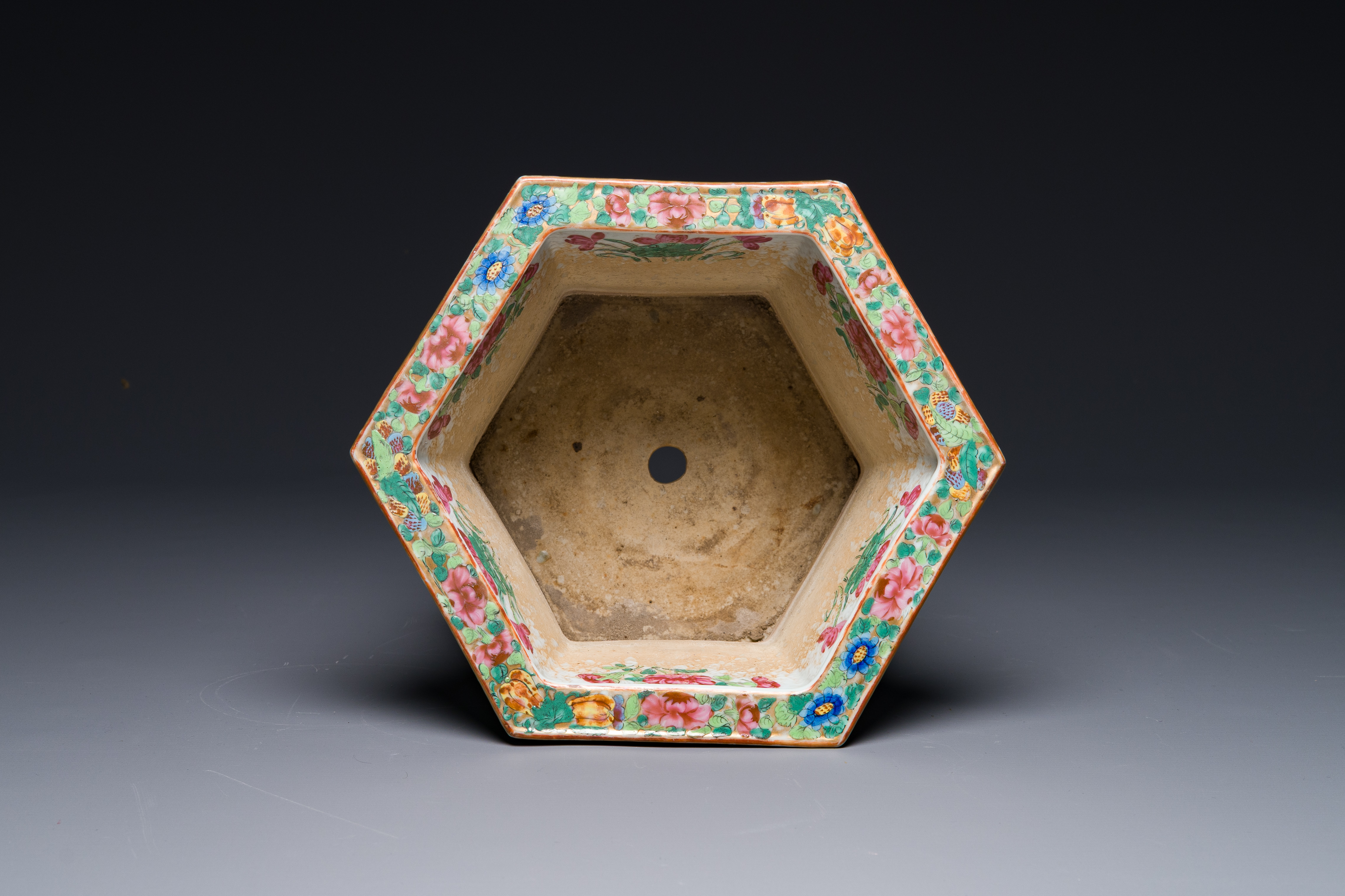 A very fine hexagonal Chinese Canton famille rose jardiniere, 19th C. - Image 8 of 9