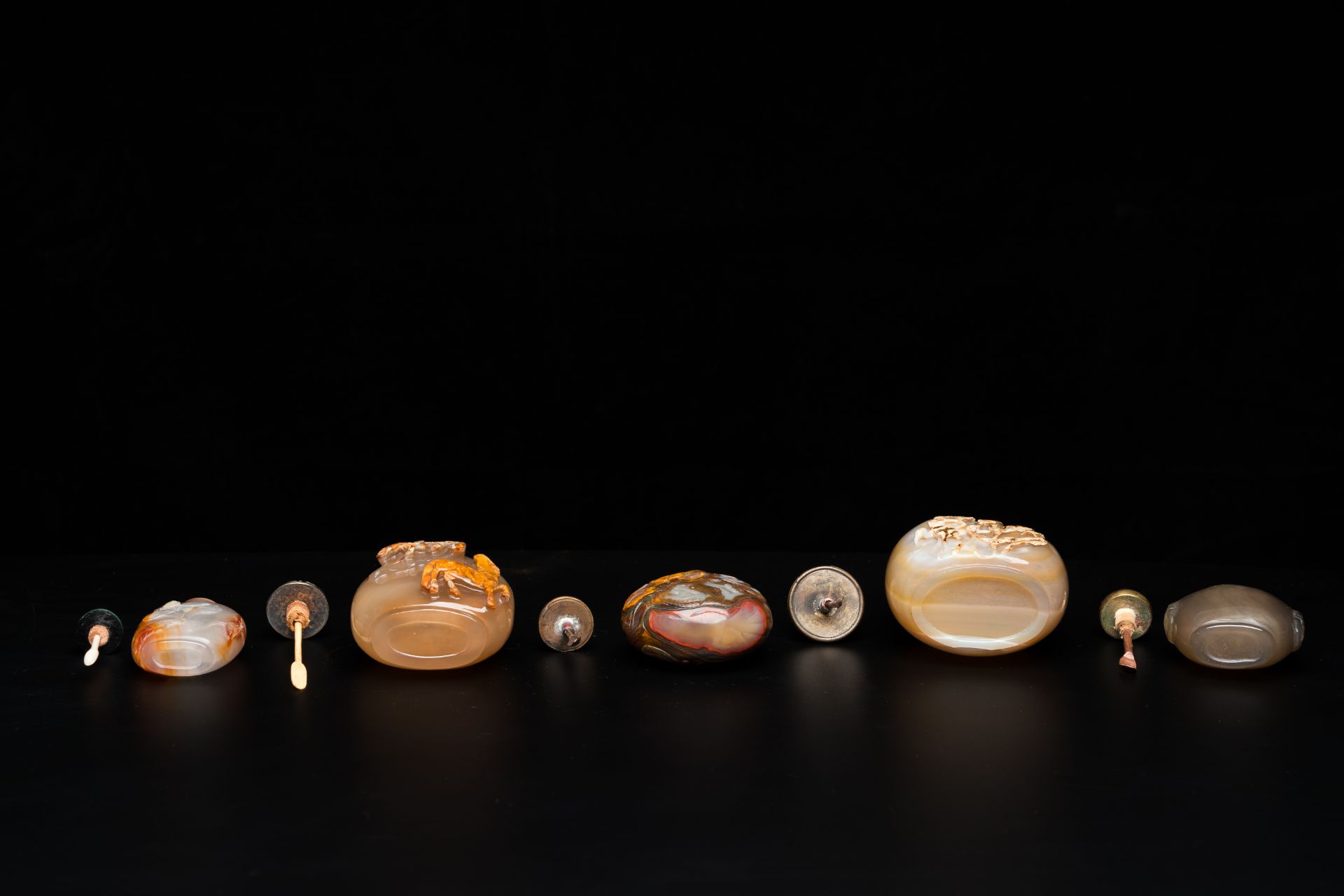 Nine Chinese agate snuff bottles, 19/20th C. - Bild 7 aus 9