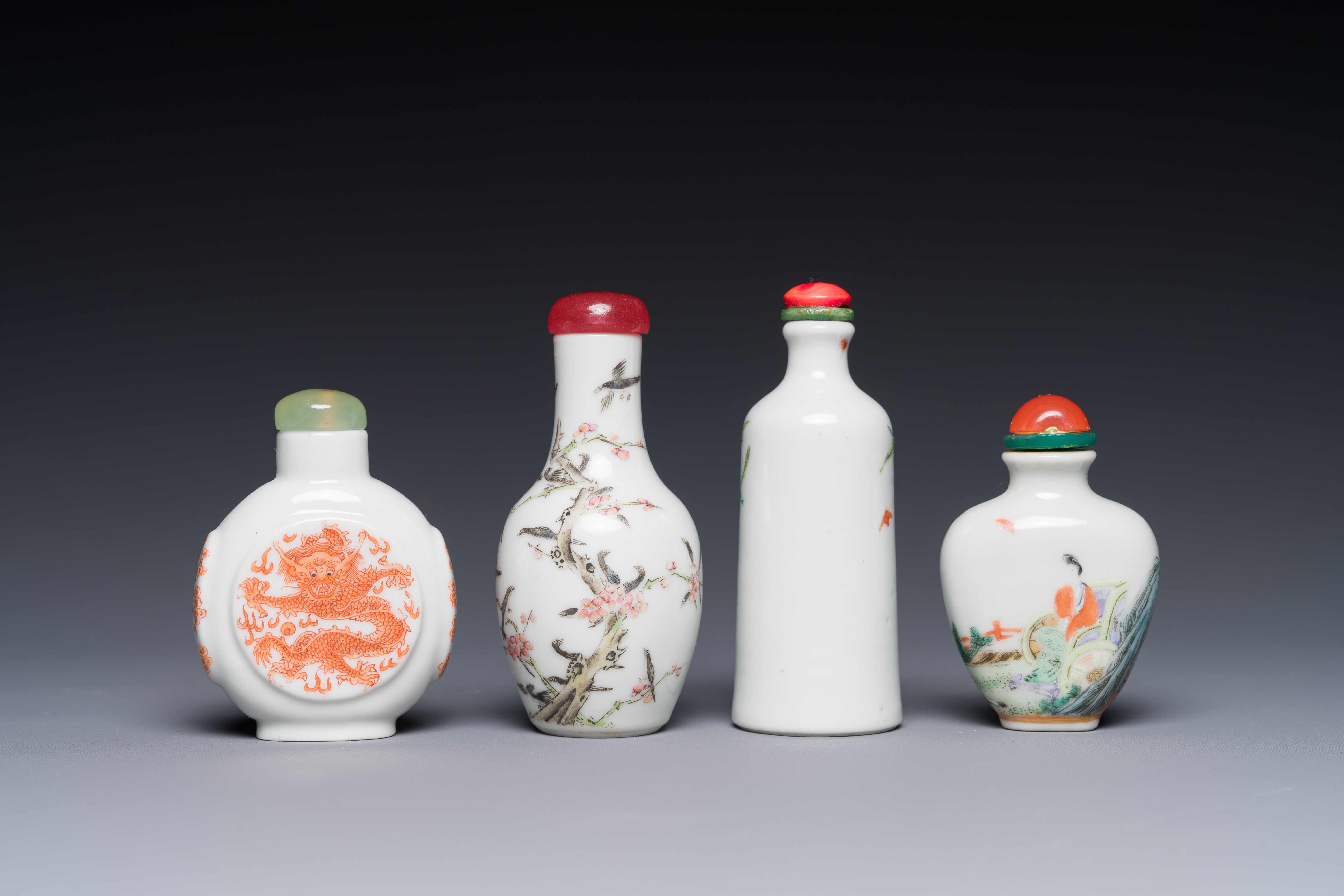 Four Chinese famille rose and iron-red snuff bottles, Qianlong and Yongzheng mark, 19/20th C. - Image 2 of 3