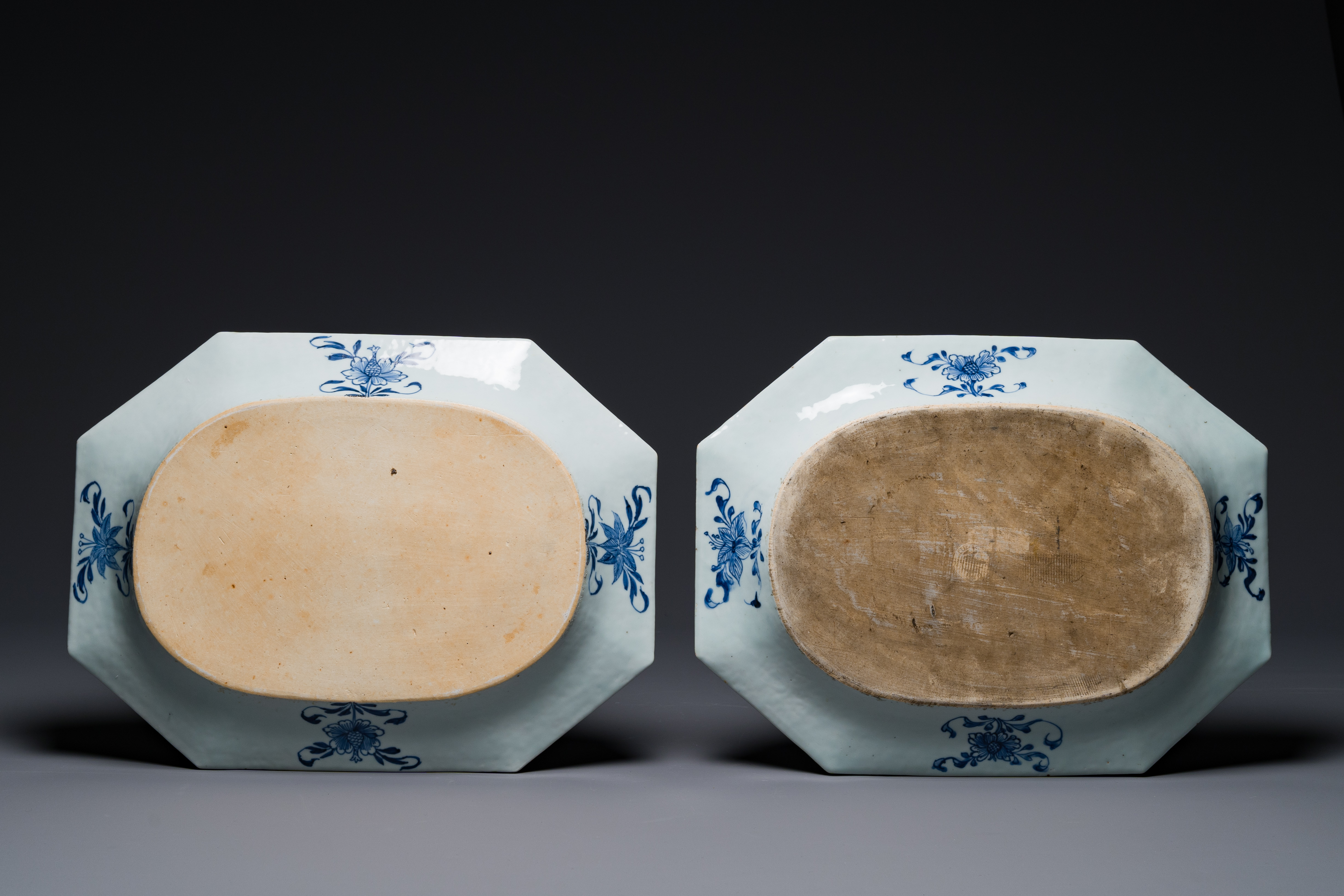 A pair of octagonal Chinese blue and white 'Xi Xiang Ji' dishes and a pair of famille rose dishes, Y - Image 4 of 6