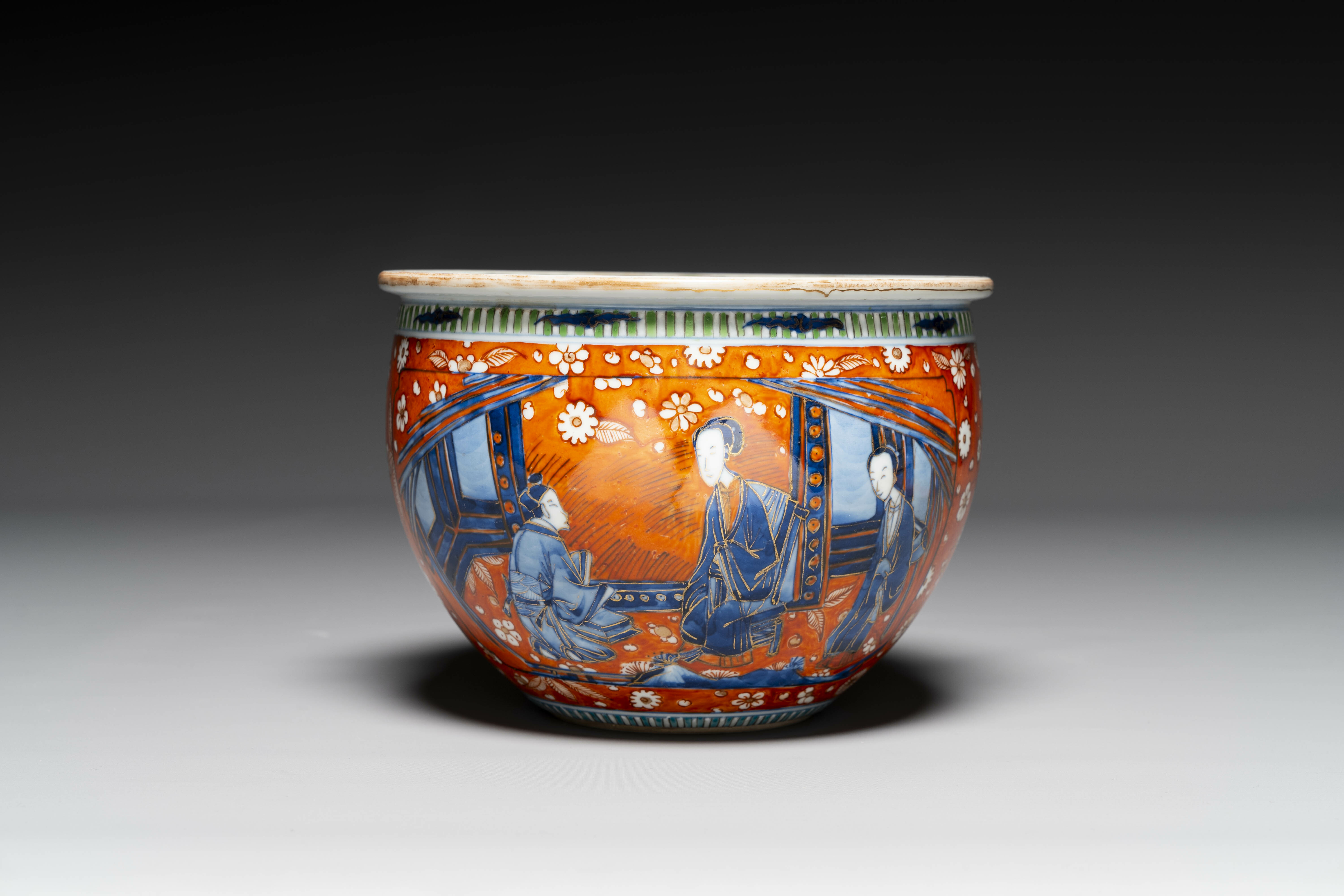 A Chinese English-decorated blue and white scroll pot, Kangxi