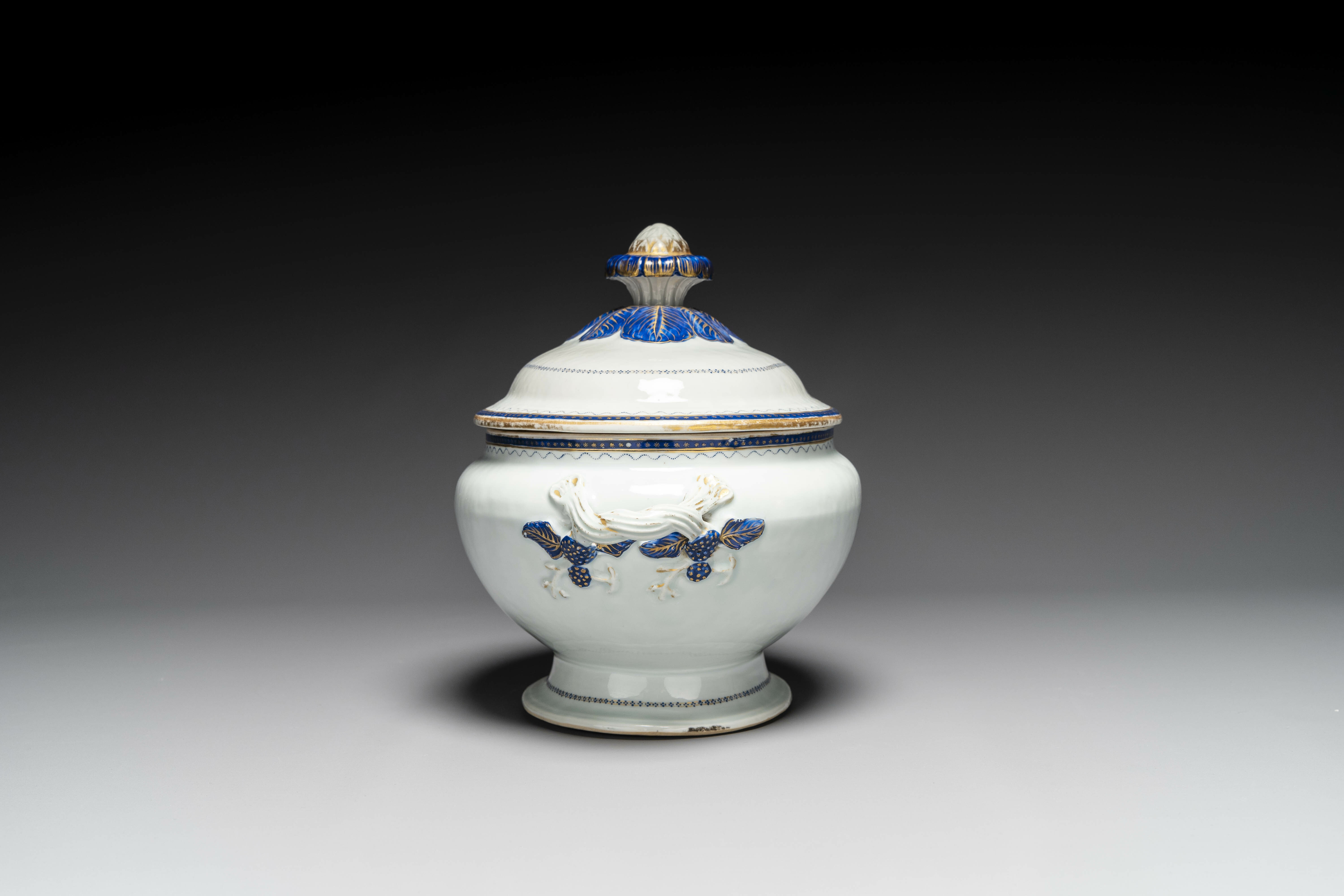 A Chinese export monogrammed blue-enameled and gilt tureen and cover, Qianlong - Image 4 of 6