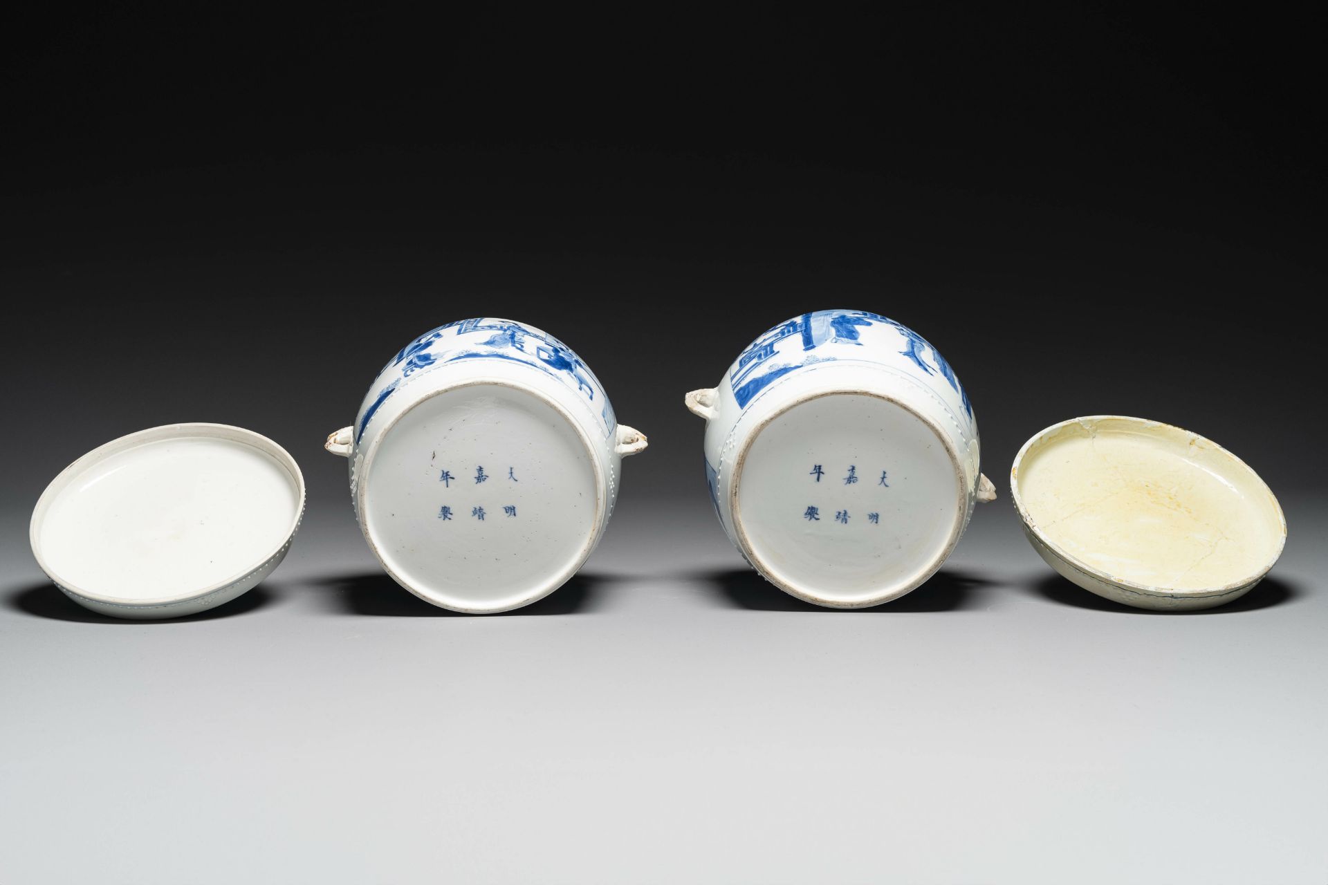 A pair of Chinese blue and white drum-shaped jars and cover, Jiajing mark, Kangxi - Image 8 of 8