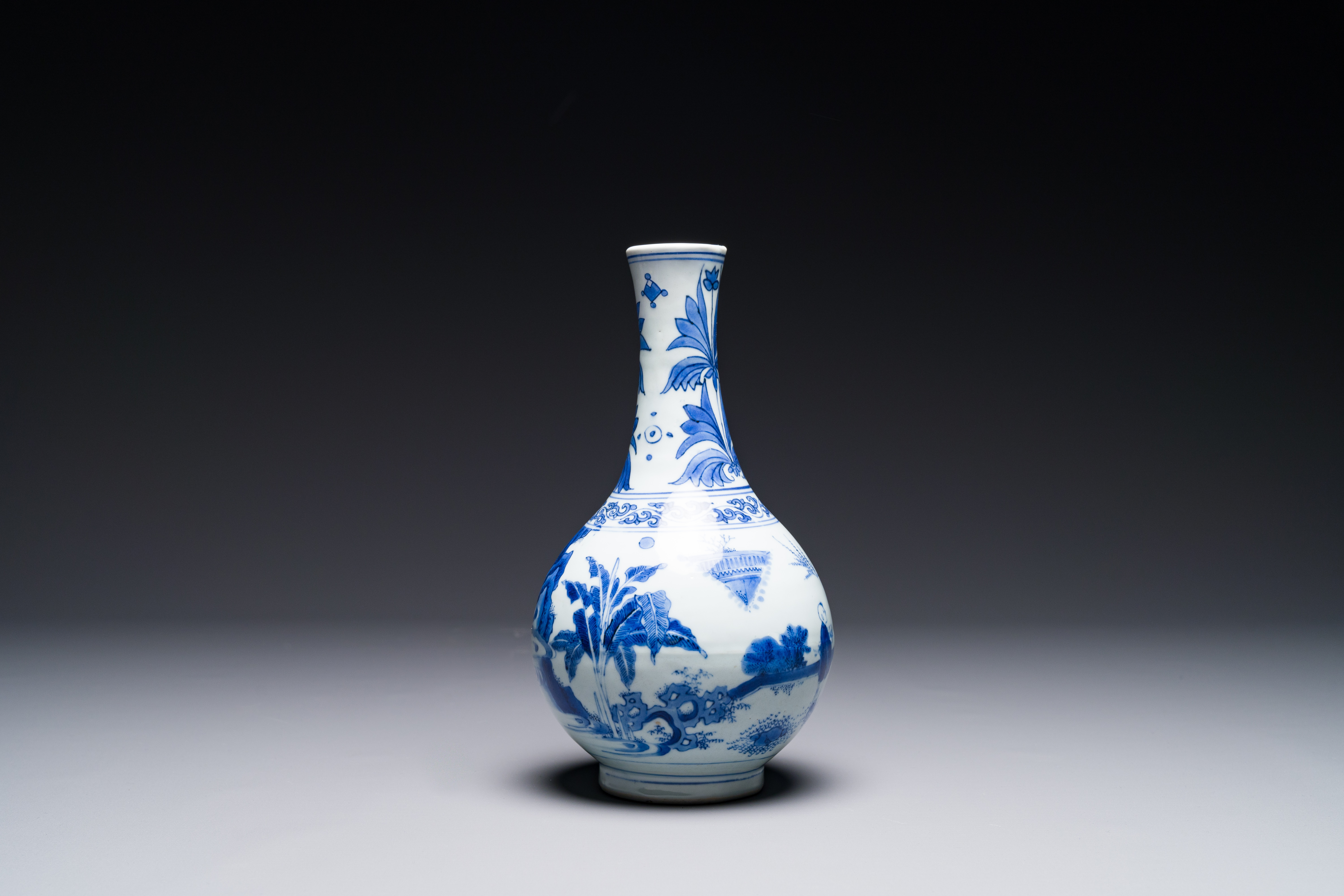A Chinese blue and white bottle vase, Transitional period - Image 4 of 6