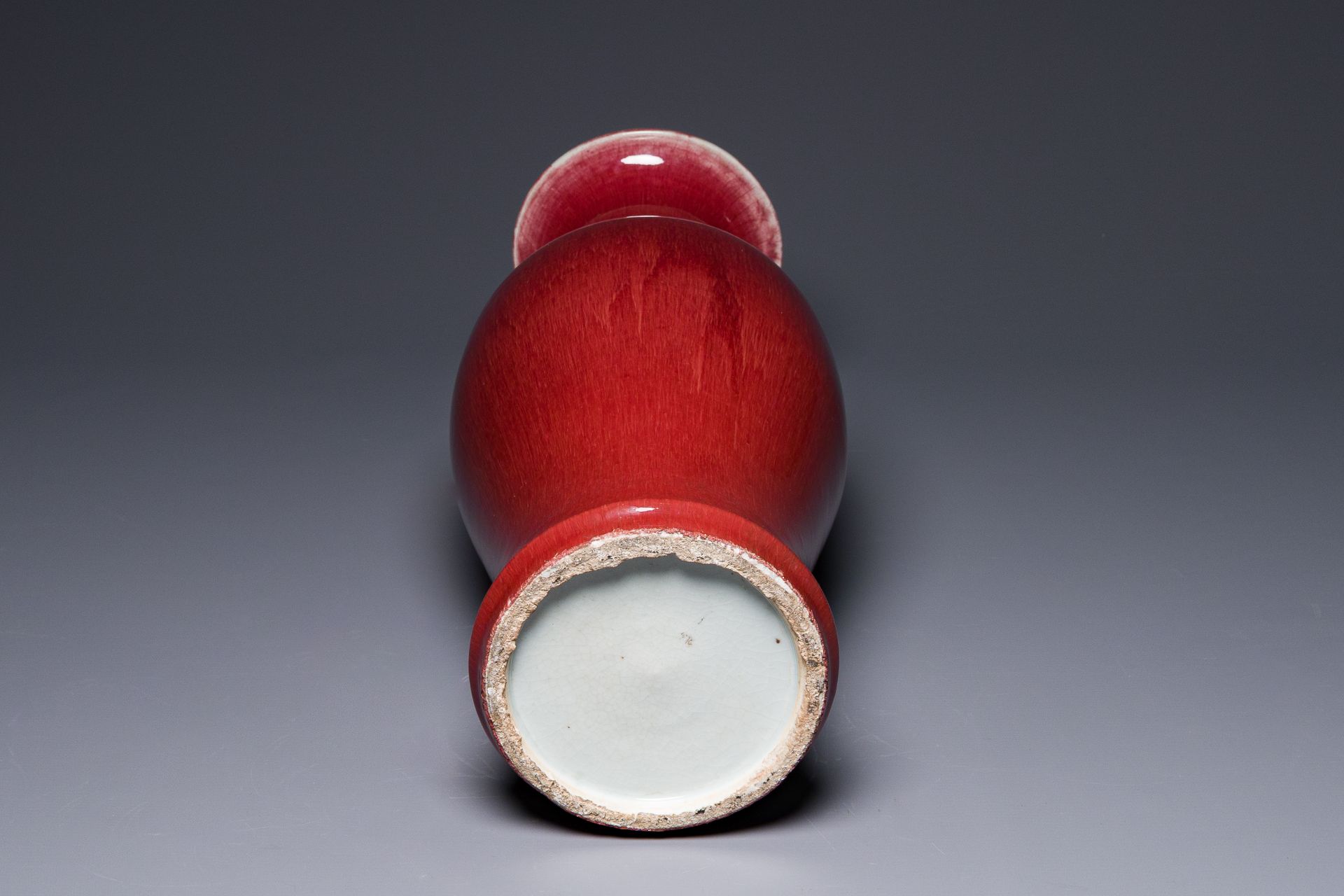 A Chinese sang-de-boeuf-glazed vase, 19th C. - Bild 4 aus 4