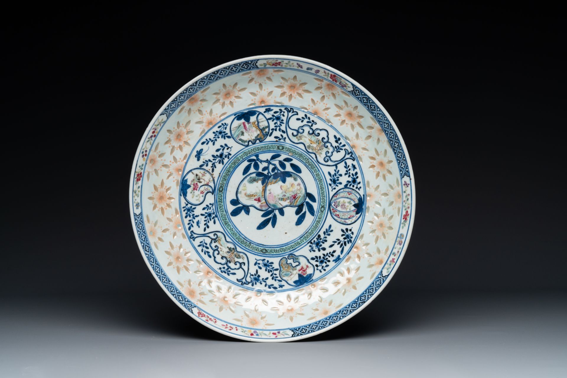 Two Chinese famille rose dishes, Kangxi and Shen De Tang æ…Žå¾·å ‚ mark, 19th C. - Image 4 of 5