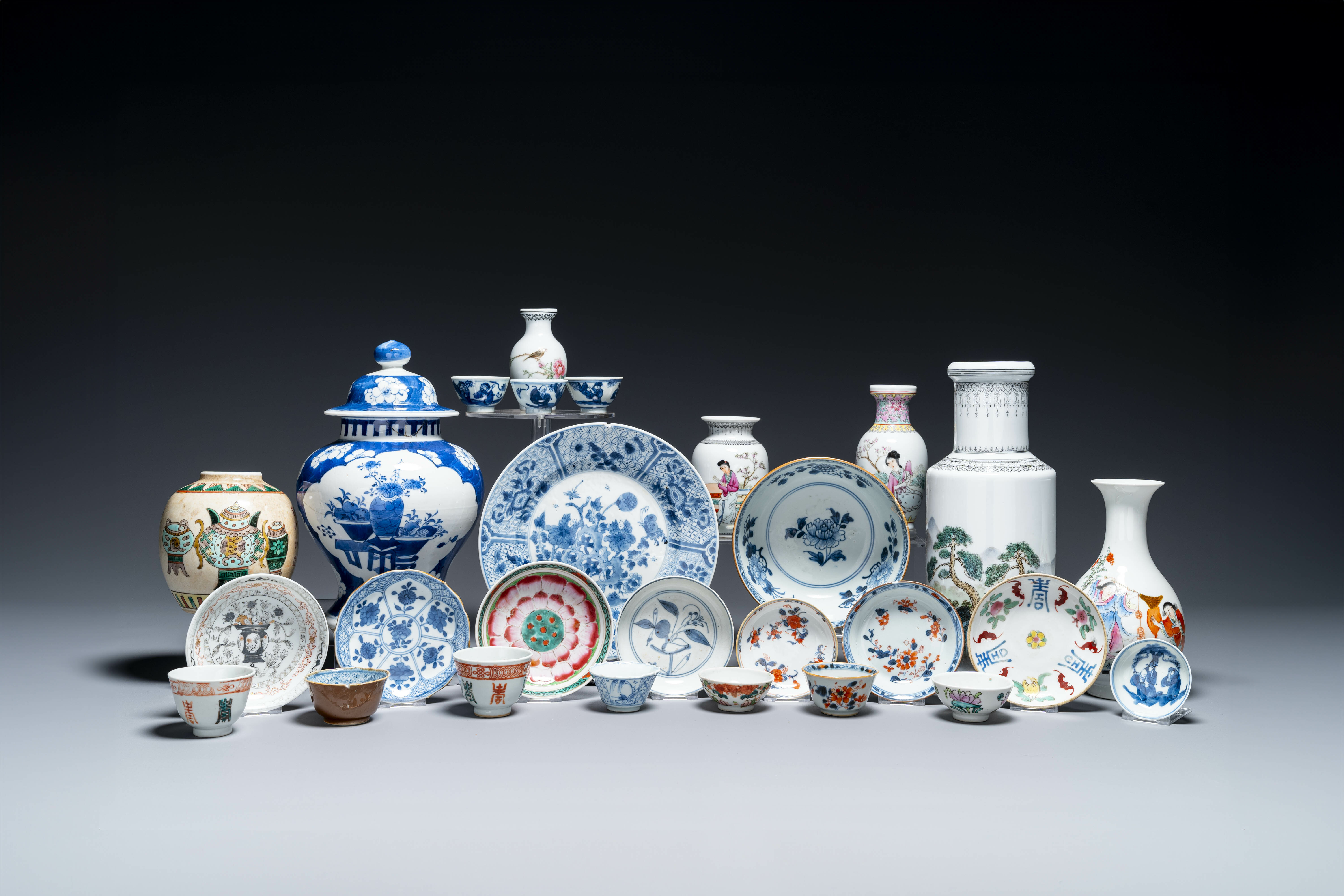 A varied collection of Chinese porcelain, Kangxi and later