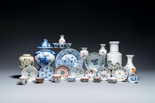 A varied collection of Chinese porcelain, Kangxi and later