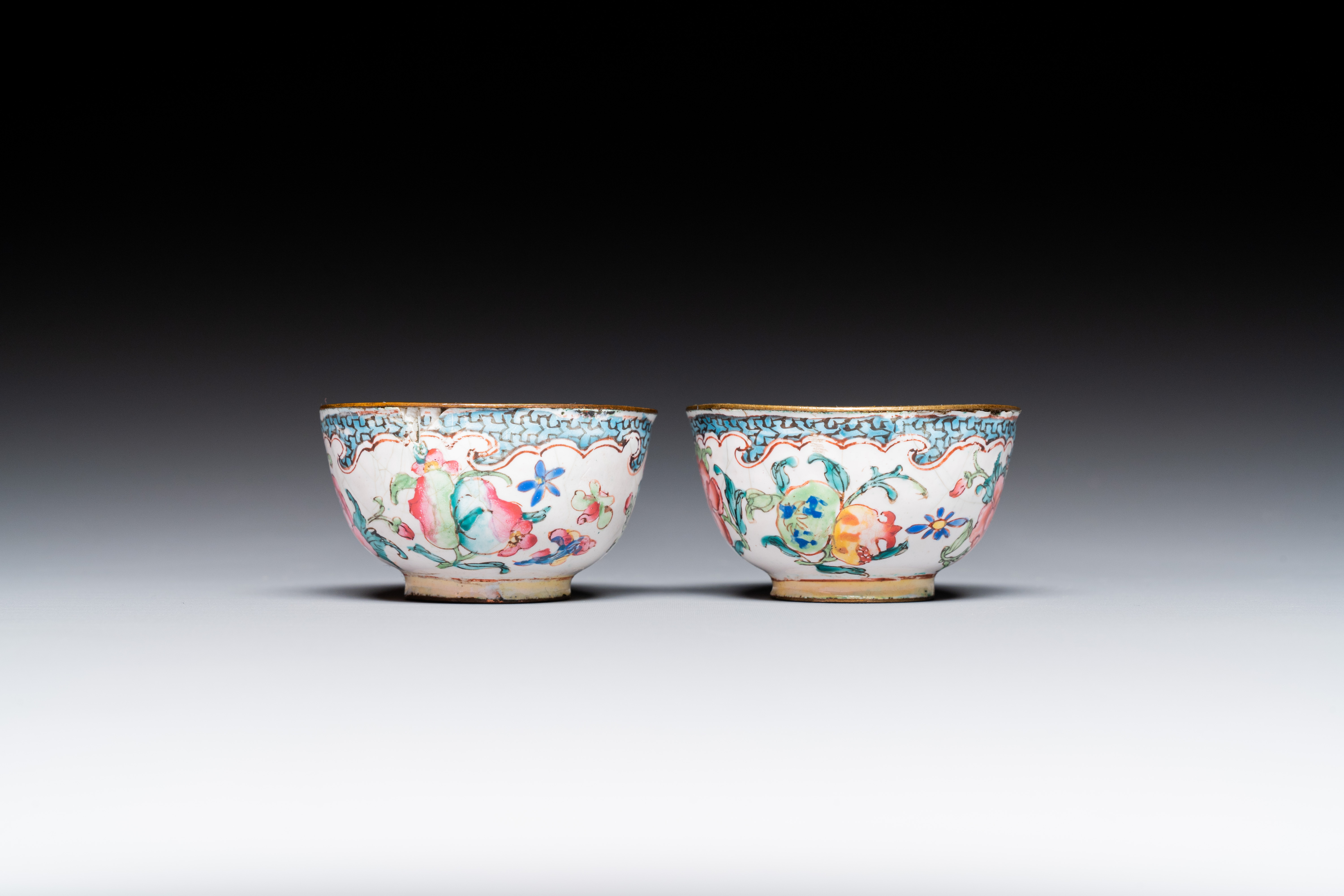 A pair of fine Chinese Canton enamel cups and three saucers with floral design, Yongzheng/Qianlong - Image 6 of 10