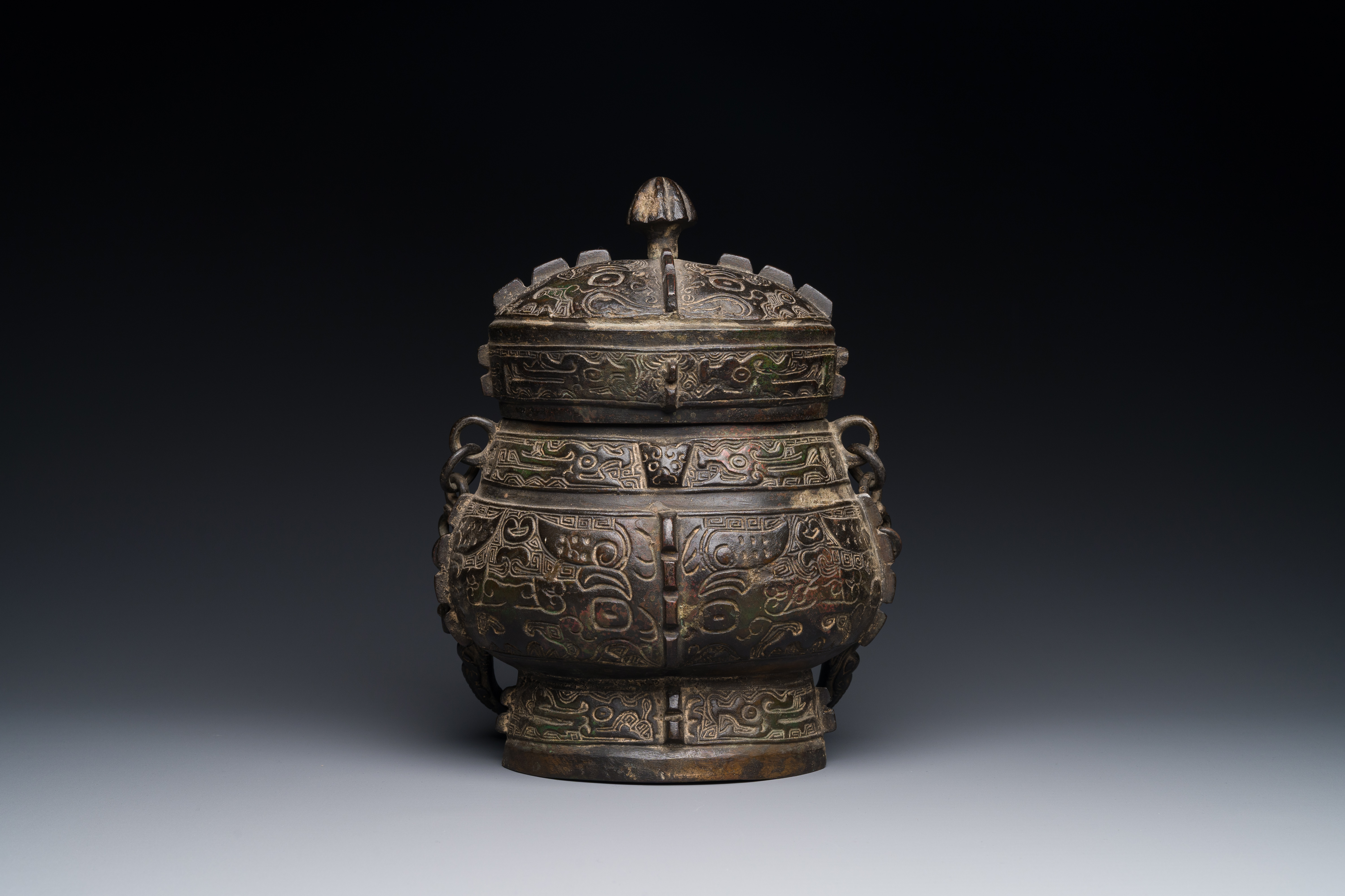 A Chinese bronze ritual wine vessel and cover, 'you', Yuan/Ming - Image 2 of 3