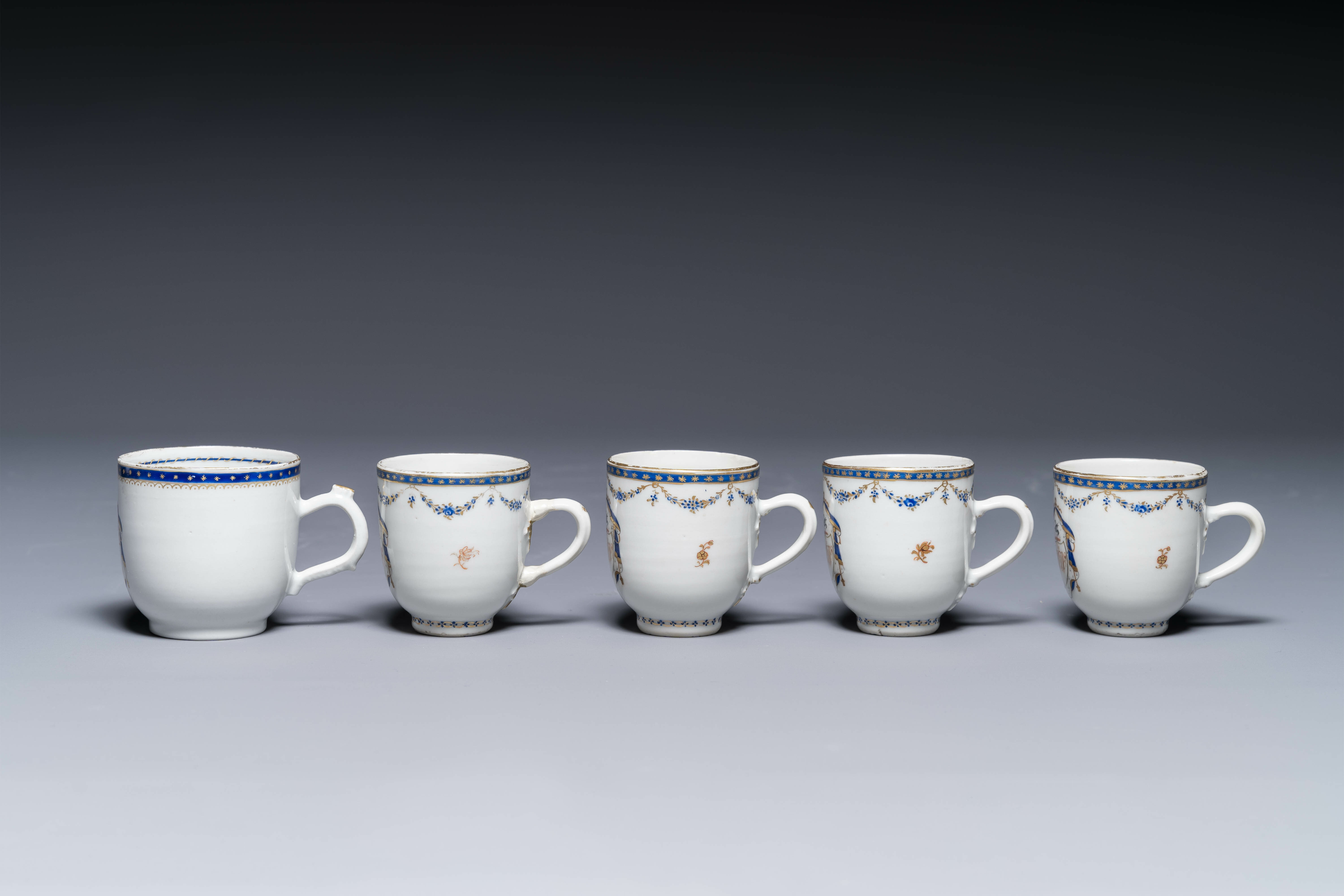 A varied collection of nine pieces Chinese export porcelain, Qianlong/Jiaqing - Image 3 of 12