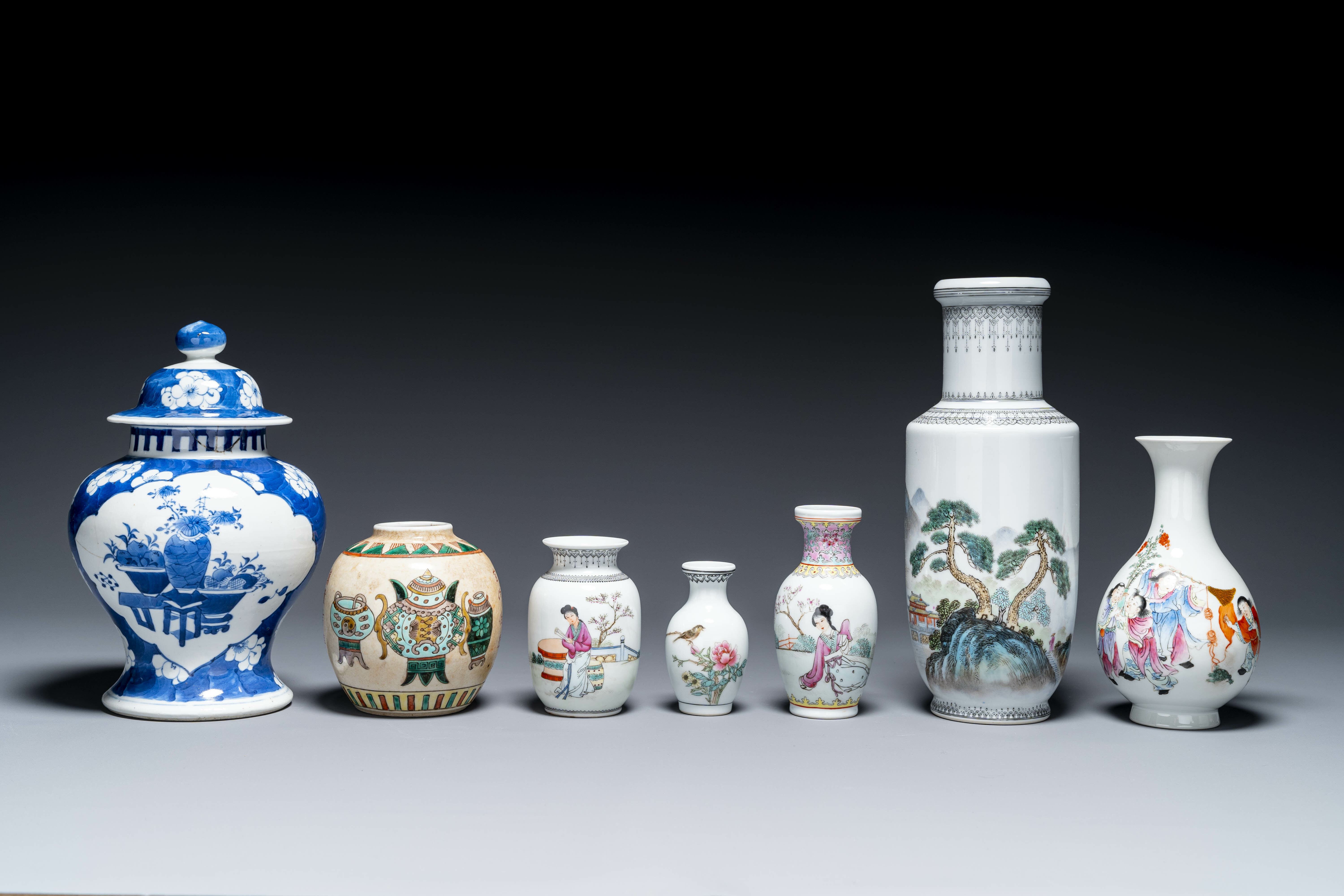 A varied collection of Chinese porcelain, Kangxi and later - Image 2 of 3