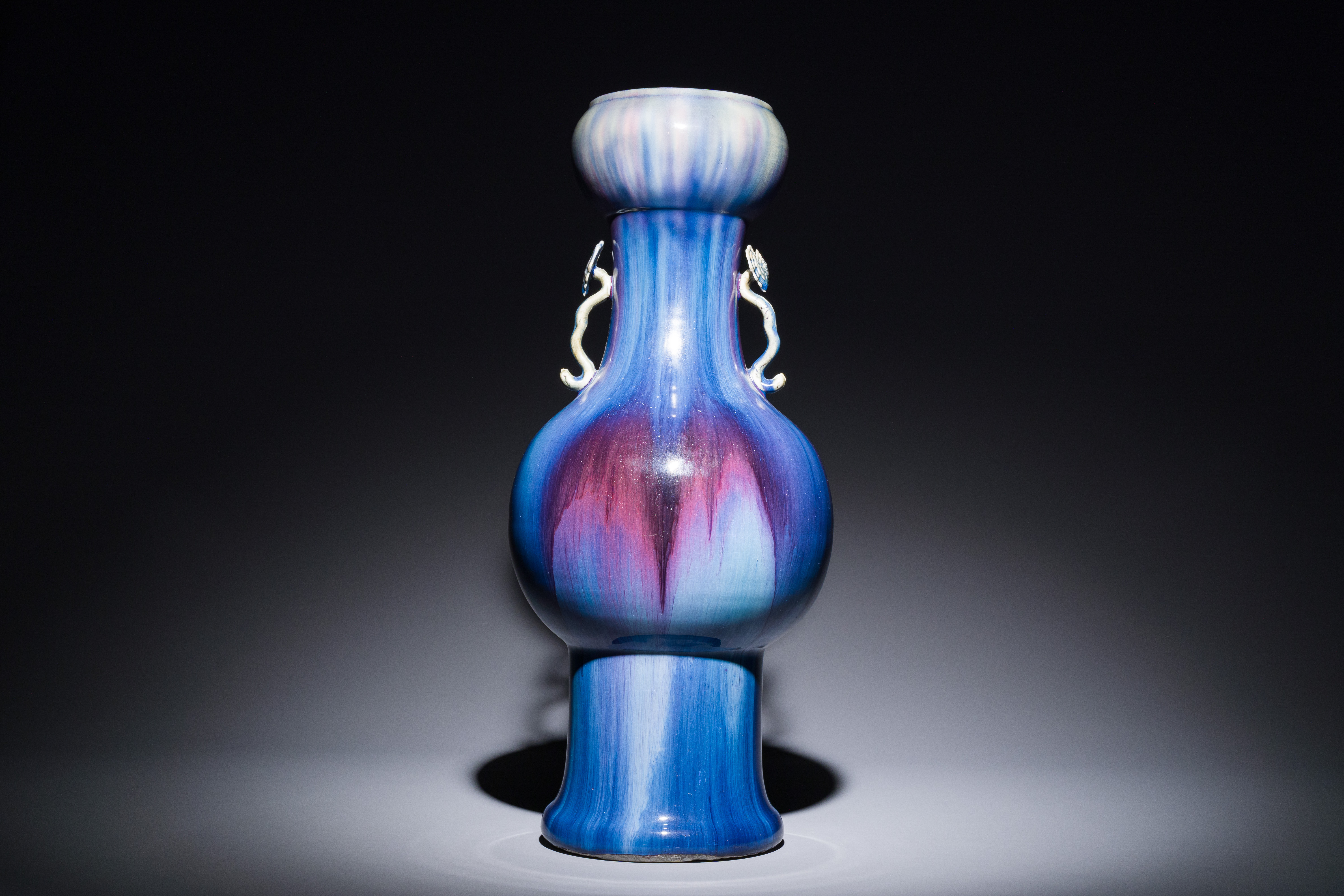 A Chinese flambe-glazed garlic-mouth vase with ruyi handles, 19th C. - Image 3 of 6