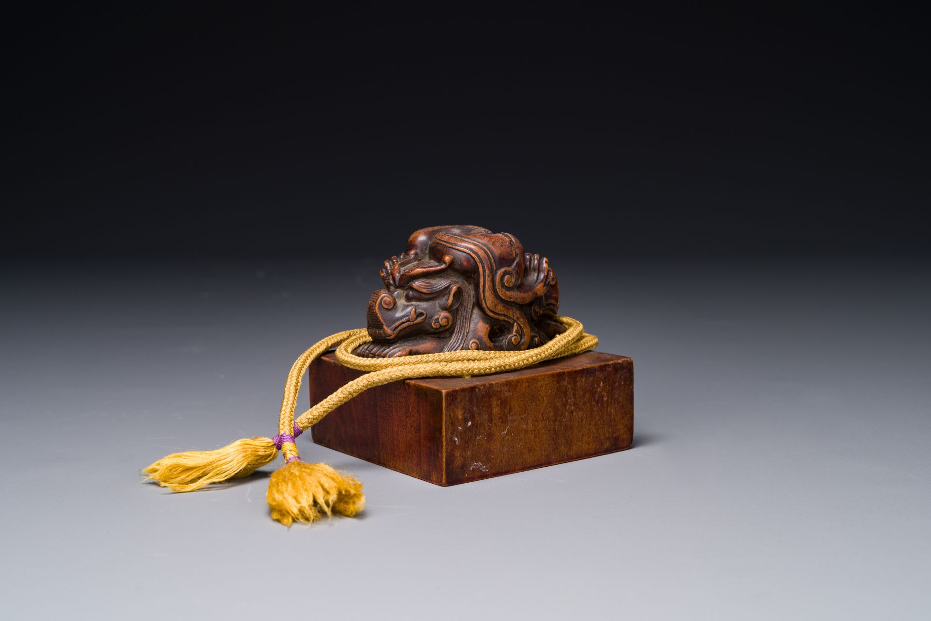 A Chinese sculpted hongmu wooden 'Jiaqing Yubi Zhibao å˜‰æ…¶å¾¡ç­†ä¹‹å¯¶' seal, 20th C.