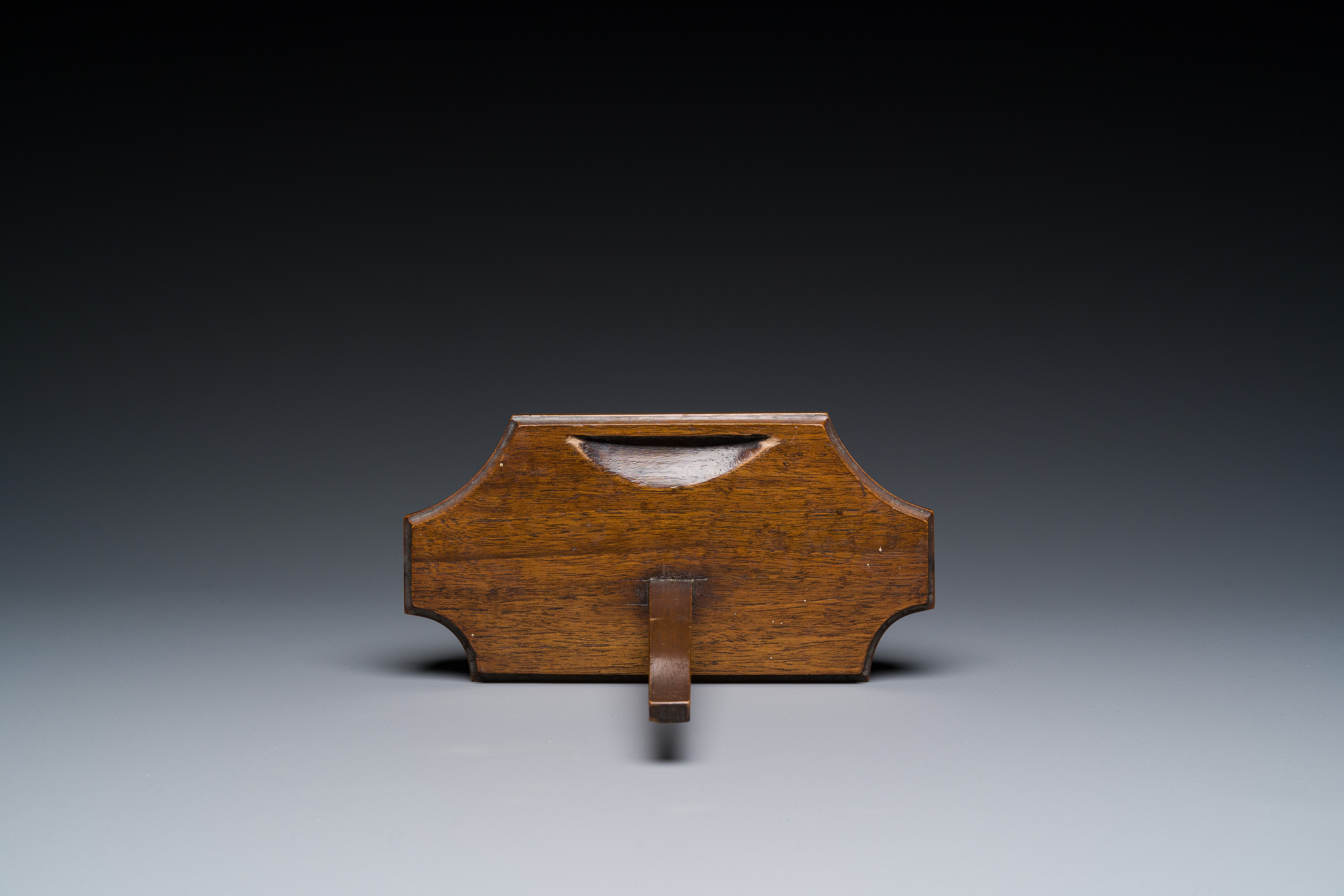 A Chinese quadrifoil cloisonne dish with floral design on wooden stand, Yongzheng - Image 5 of 6