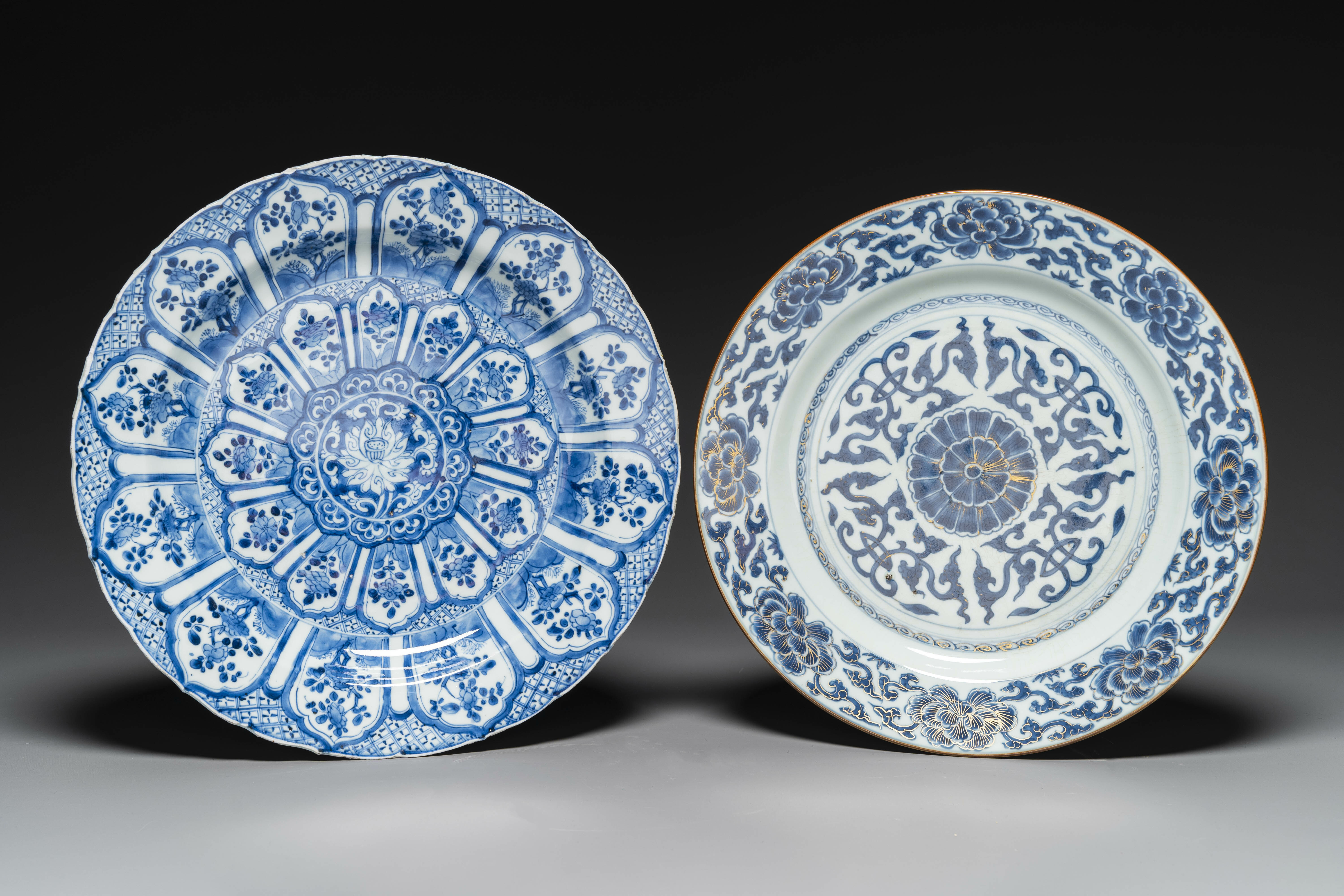 Four Chinese blue and white dishes with floral design, Kangxi/Yongzheng - Image 4 of 5