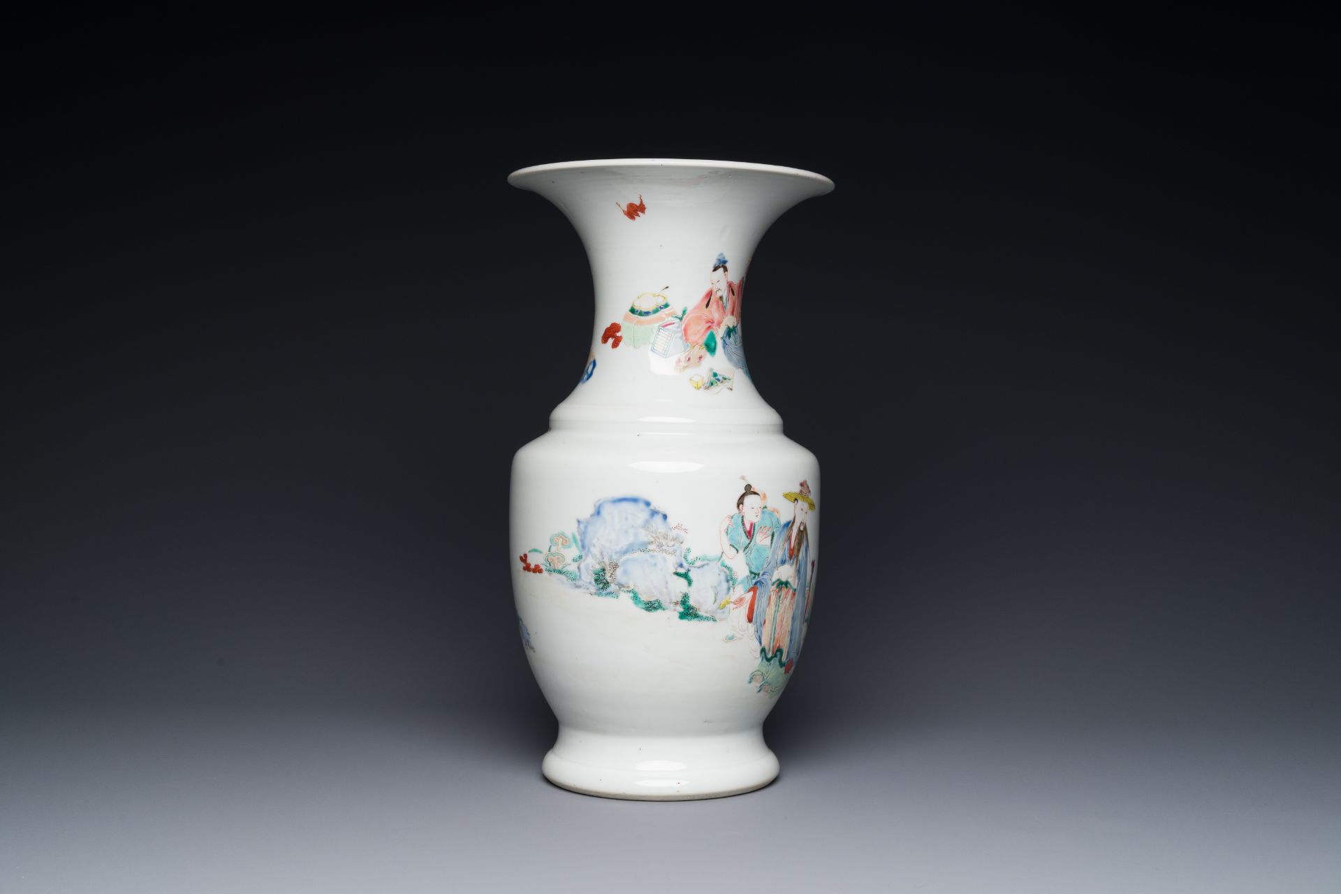 A Chinese famille rose vase with figural design, ji è¿¹ seal mark, Yongzheng - Image 2 of 6