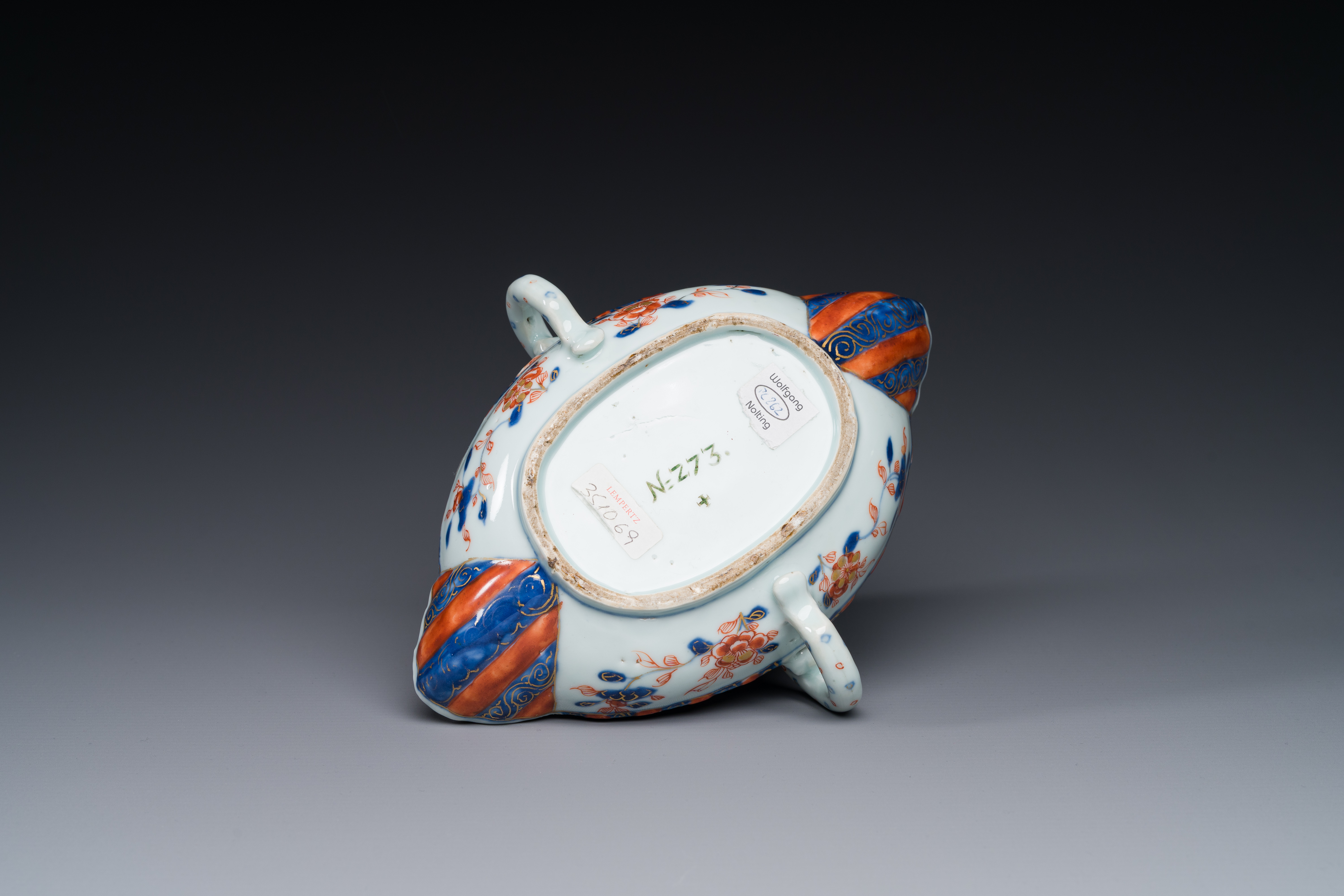 A Chinese Imari-style sauceboat, ex-collection of August the Strong, Kangxi - Image 4 of 4