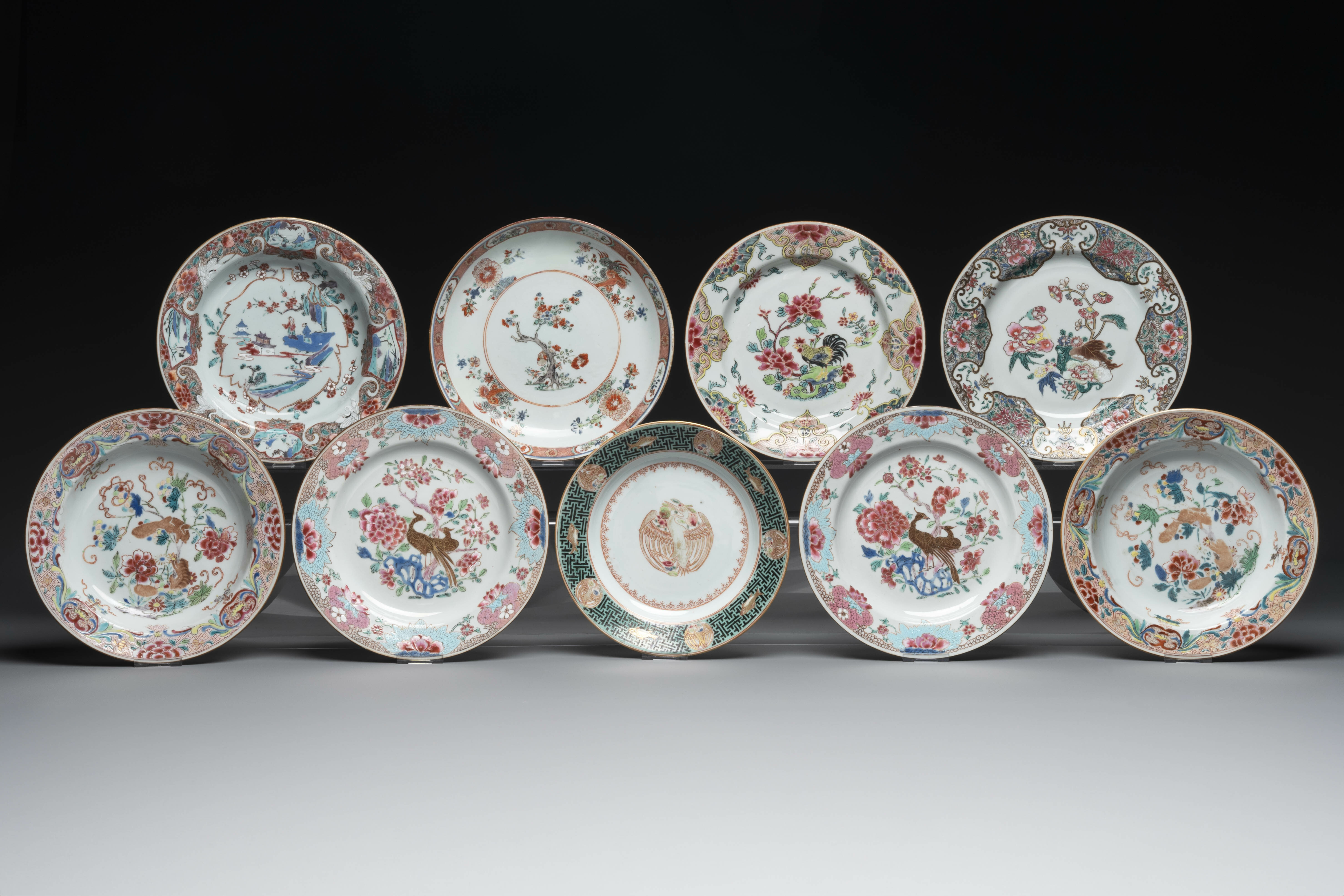 A varied collection of Chinese famille rose and verte porcelain, 18/19th C. - Image 2 of 19