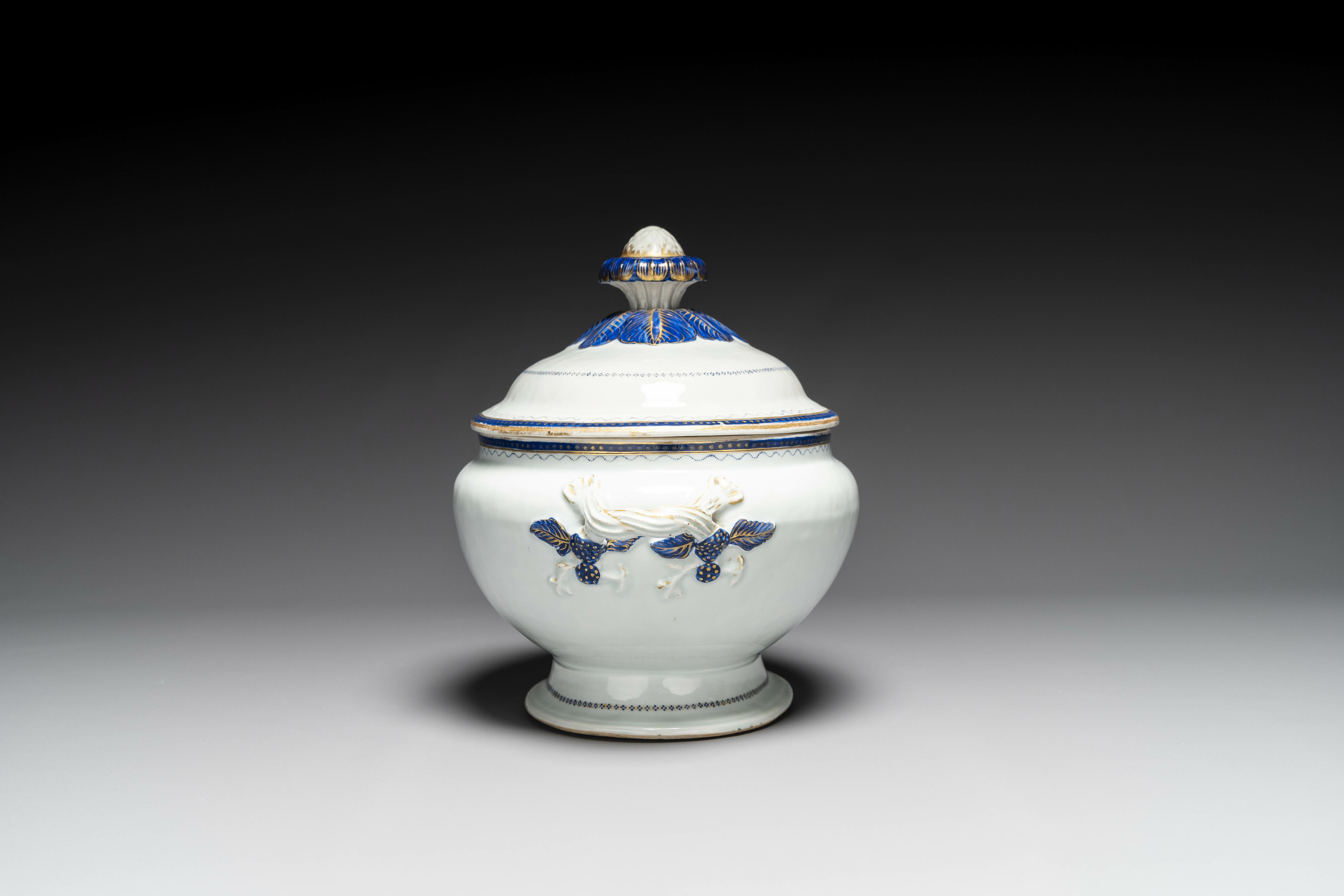 A Chinese export monogrammed blue-enameled and gilt tureen and cover, Qianlong - Image 2 of 6