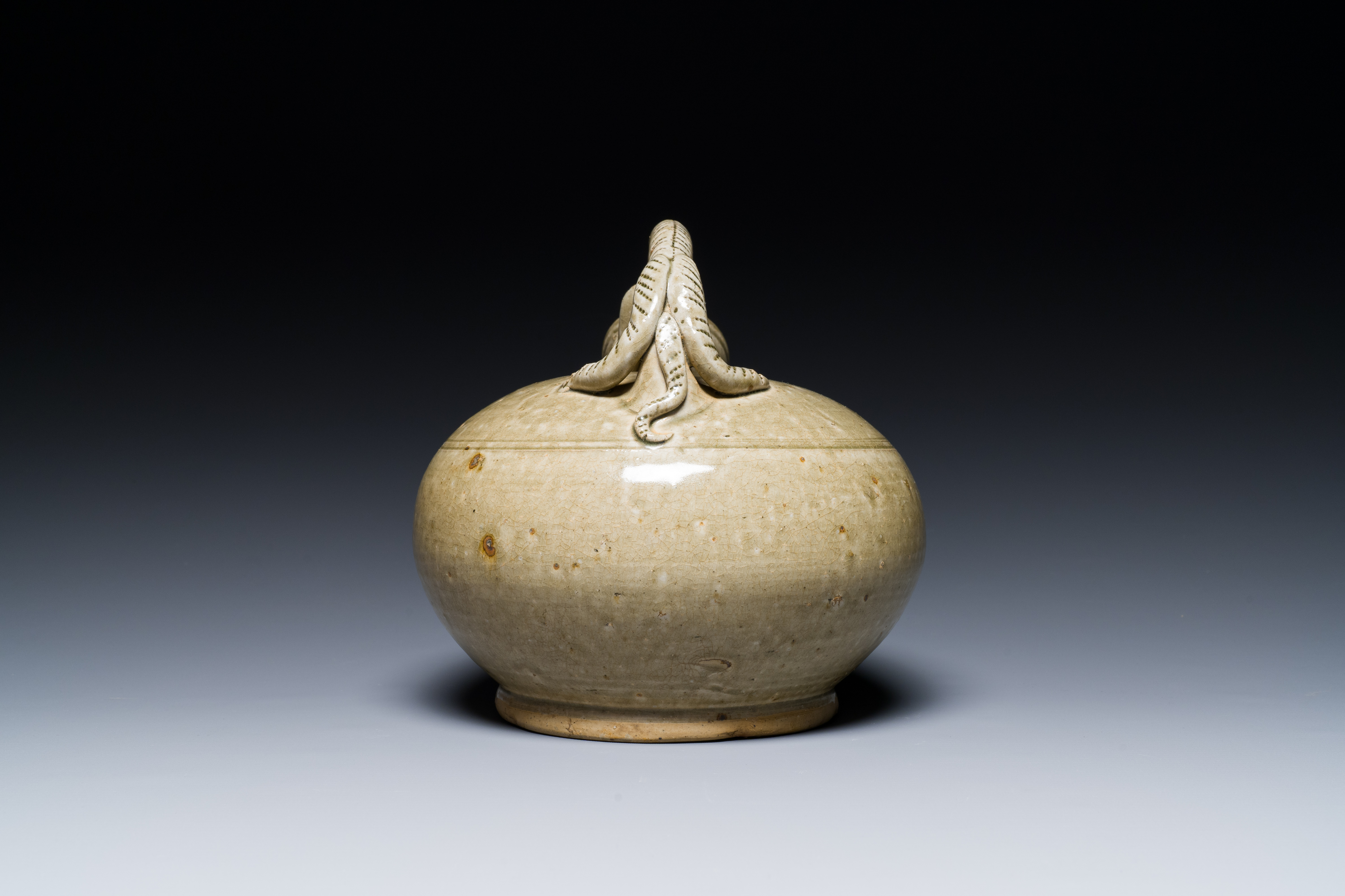 A Chinese monochrome Yaozhou kiln ewer, Tang or later - Image 5 of 7