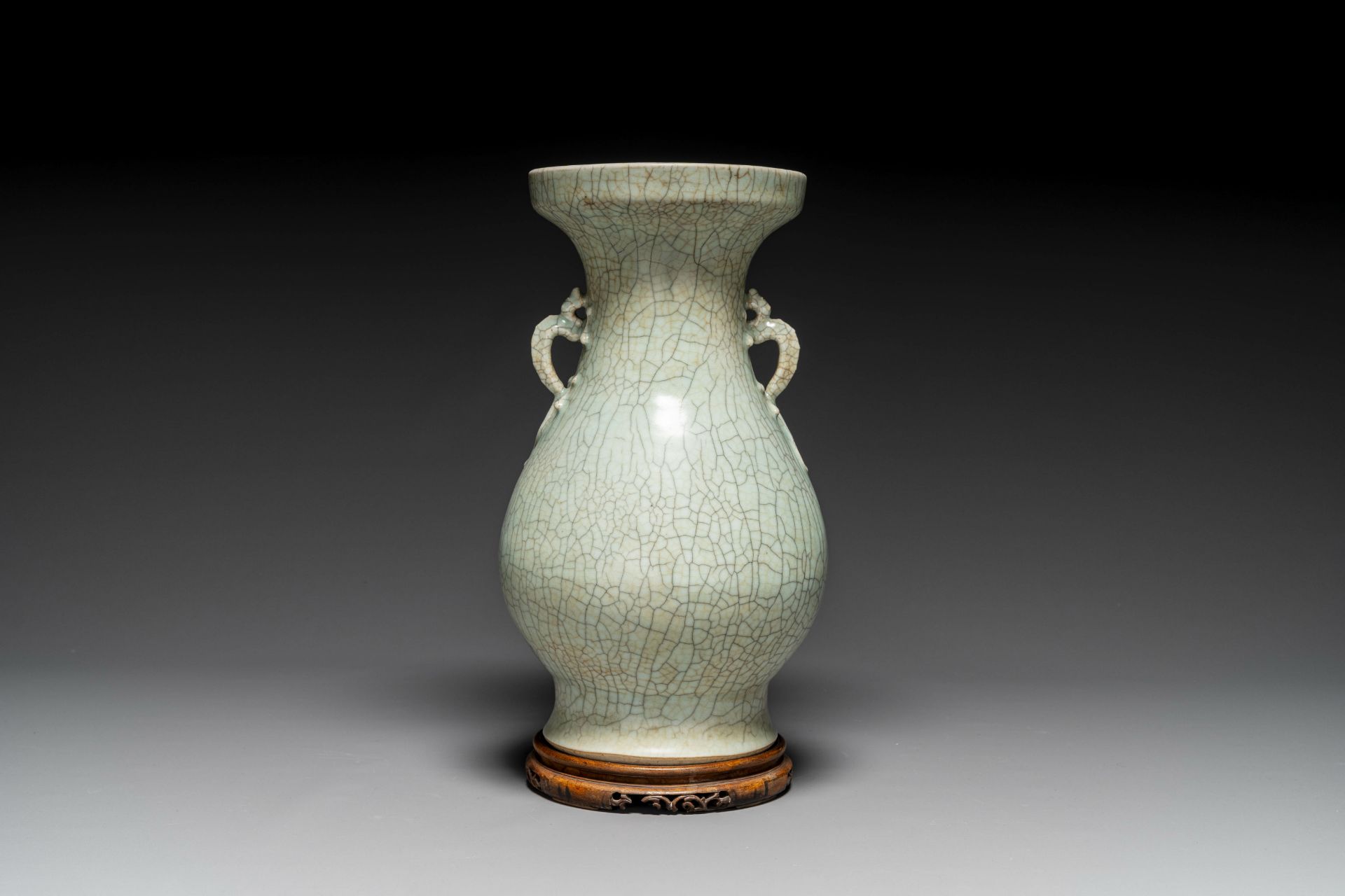 A Chinese ge-type vase on wooden stand, 19/20th C.