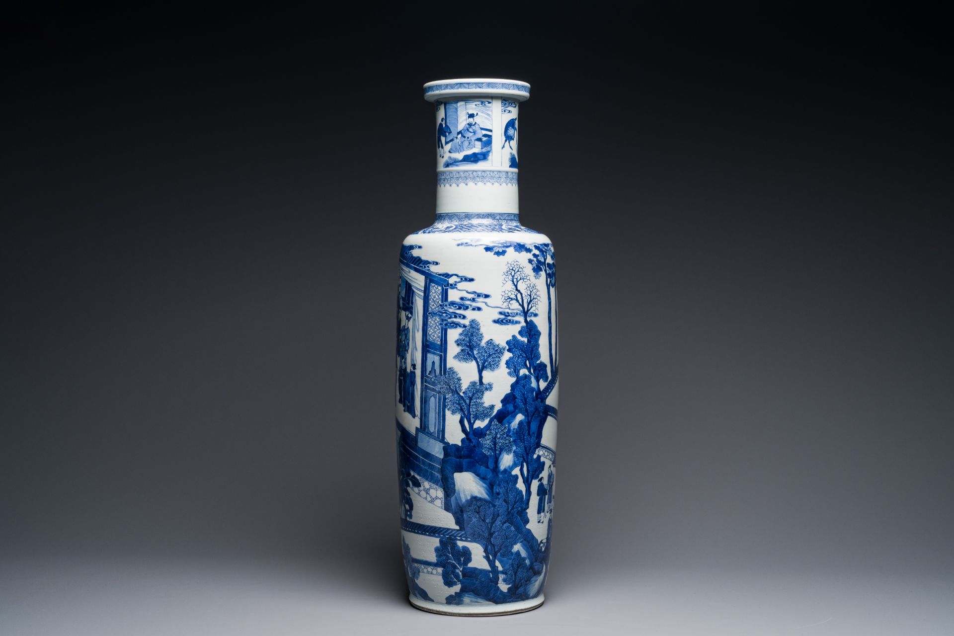 A large Chinese blue and white 'Guo Ziyi éƒ­å­å„€æ‹œå£½' rouleau vase, Kangxi - Bild 2 aus 6