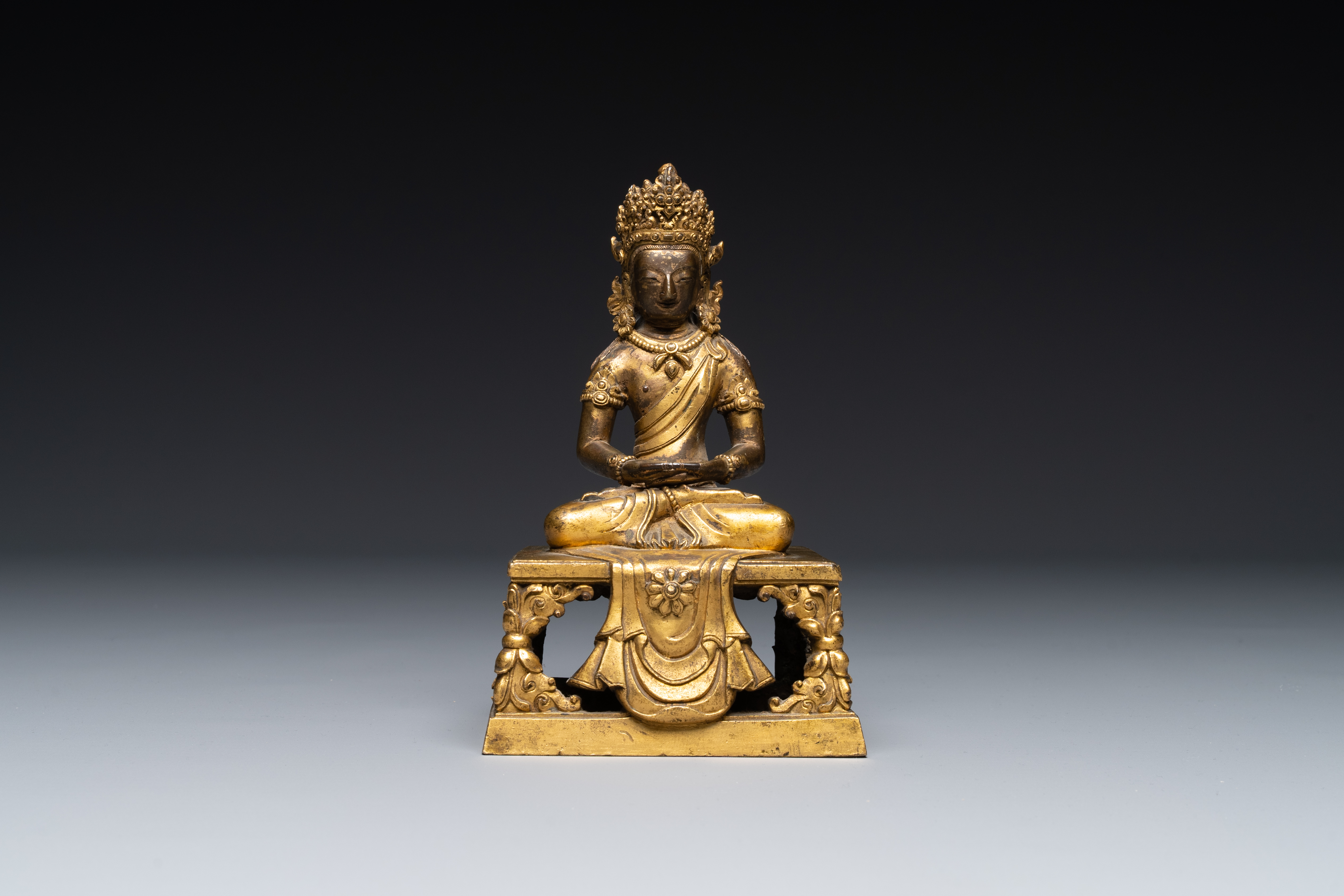 A Sino-Tibetan bronze figure Buddha Amitayus, Qianlong - Image 2 of 7
