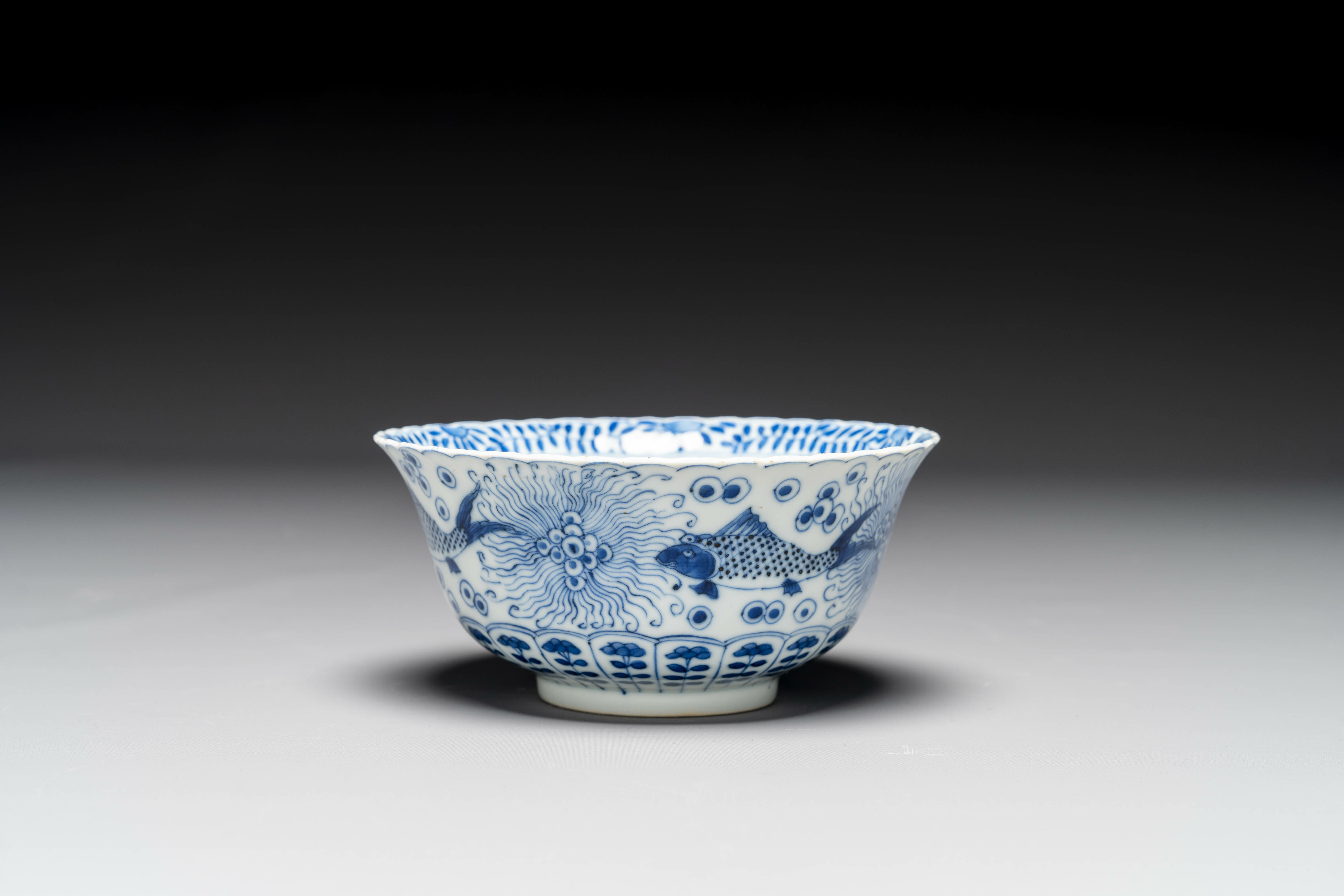 A group of six pieces of Chinese blue and white porcelain, 18/19th century - Image 8 of 17