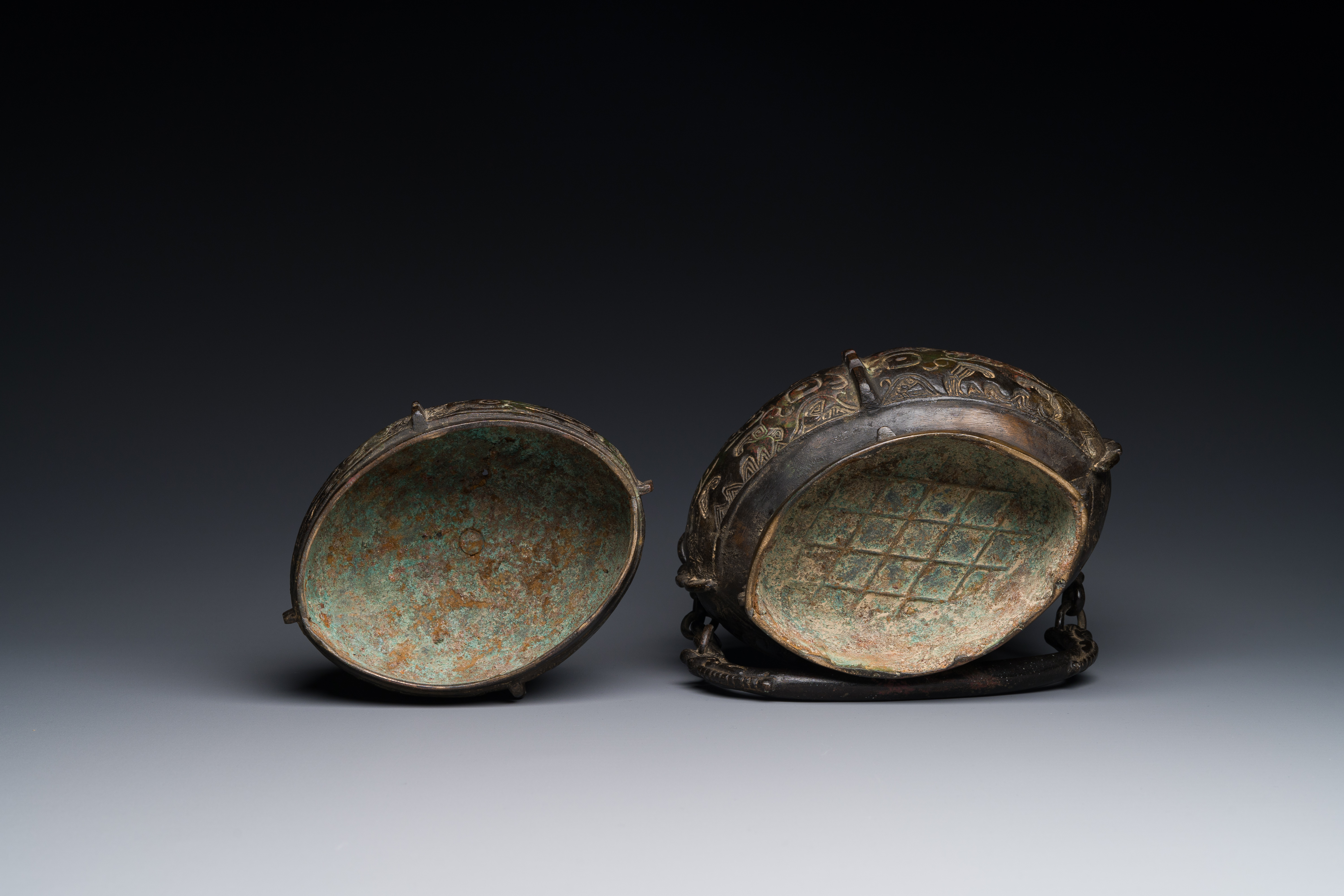 A Chinese bronze ritual wine vessel and cover, 'you', Yuan/Ming - Image 3 of 3