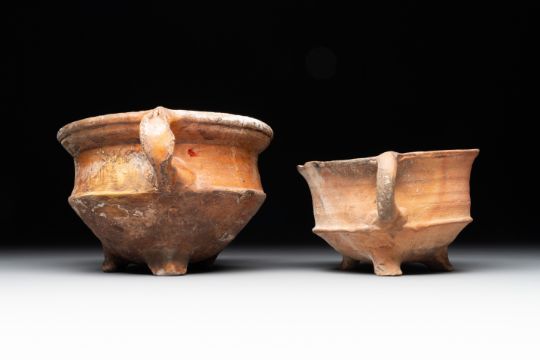 A collection of 10 parcel-glazed pottery so-called â€˜grapenâ€™, tripod cooking pots, 14th/17th C. - Image 17 of 25