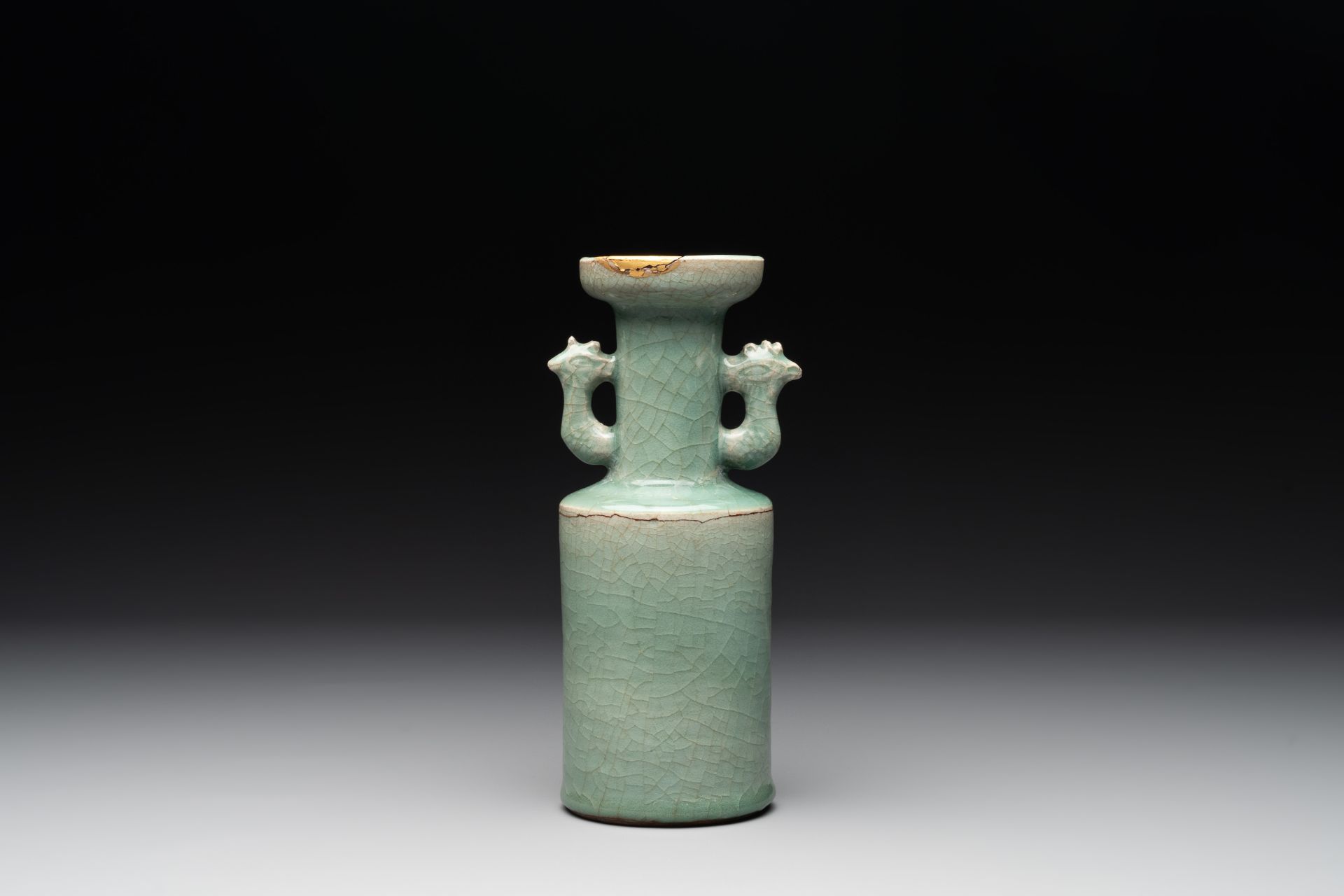 A Chinese Longquan celadon 'kinuta' vase, Yuan/Ming - Bild 3 aus 6