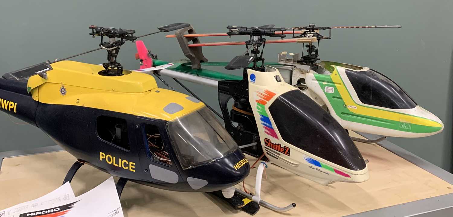 THREE RADIO CONTROLLED HELICOPTER MODELS & A LARGE QUANTITY OF ASSOCIATED EQUIPMENT including a - Image 2 of 6