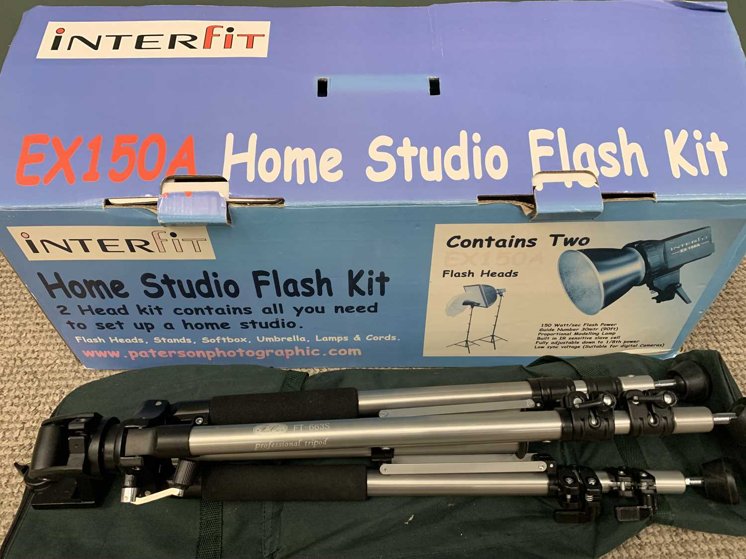 INTERFIT EX150A BOXED HOME STUDIO FLASH KIT AND A CAMERA TRIPOD WITH CANVAS CARRY CASE, E/T - Image 2 of 2