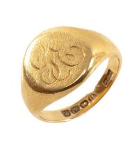 18CT GOLD SIGNET RING, engraved with initials 'G E', size J 1/2, Birmingham 1919, 7.2gms, in vintage