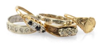 FIVE GOLD RINGS comprising 9ct gold signet ring, 2 x 9ct white gold diamond chip rings, 9ct gold
